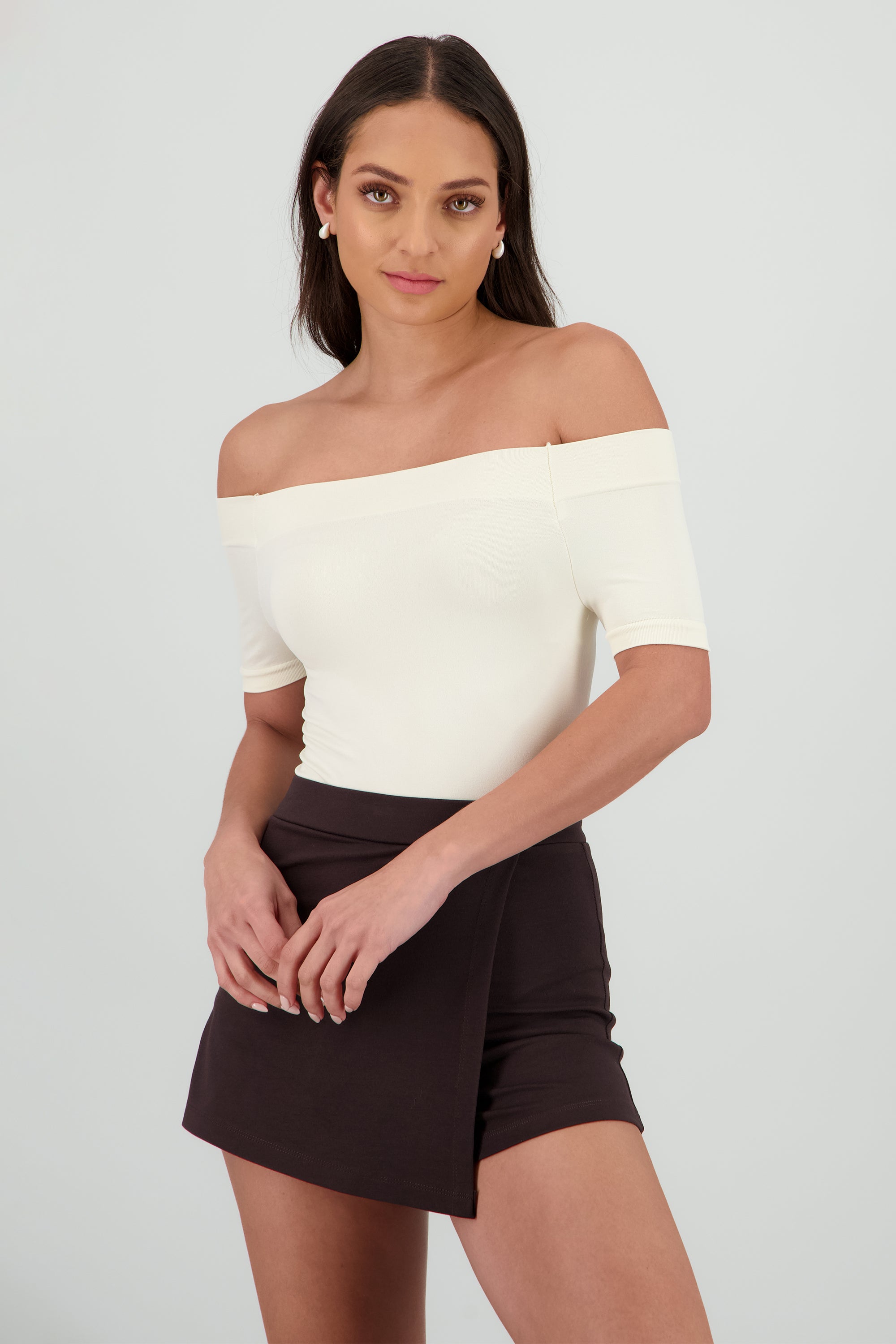 Bodysuit Liso Hombros Descubiertos CREMA