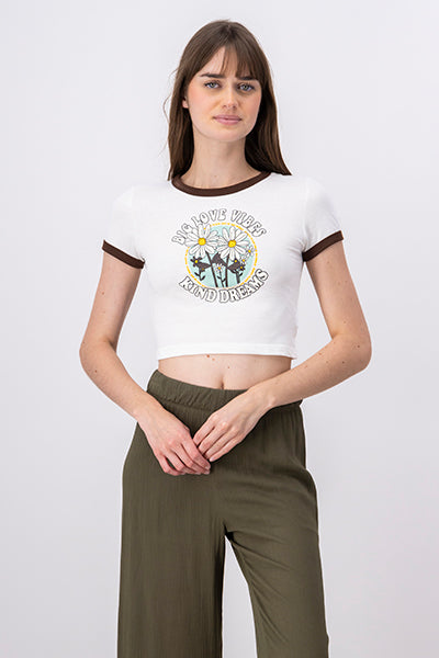 Playera Crop Frase Flores HUESO COMBO