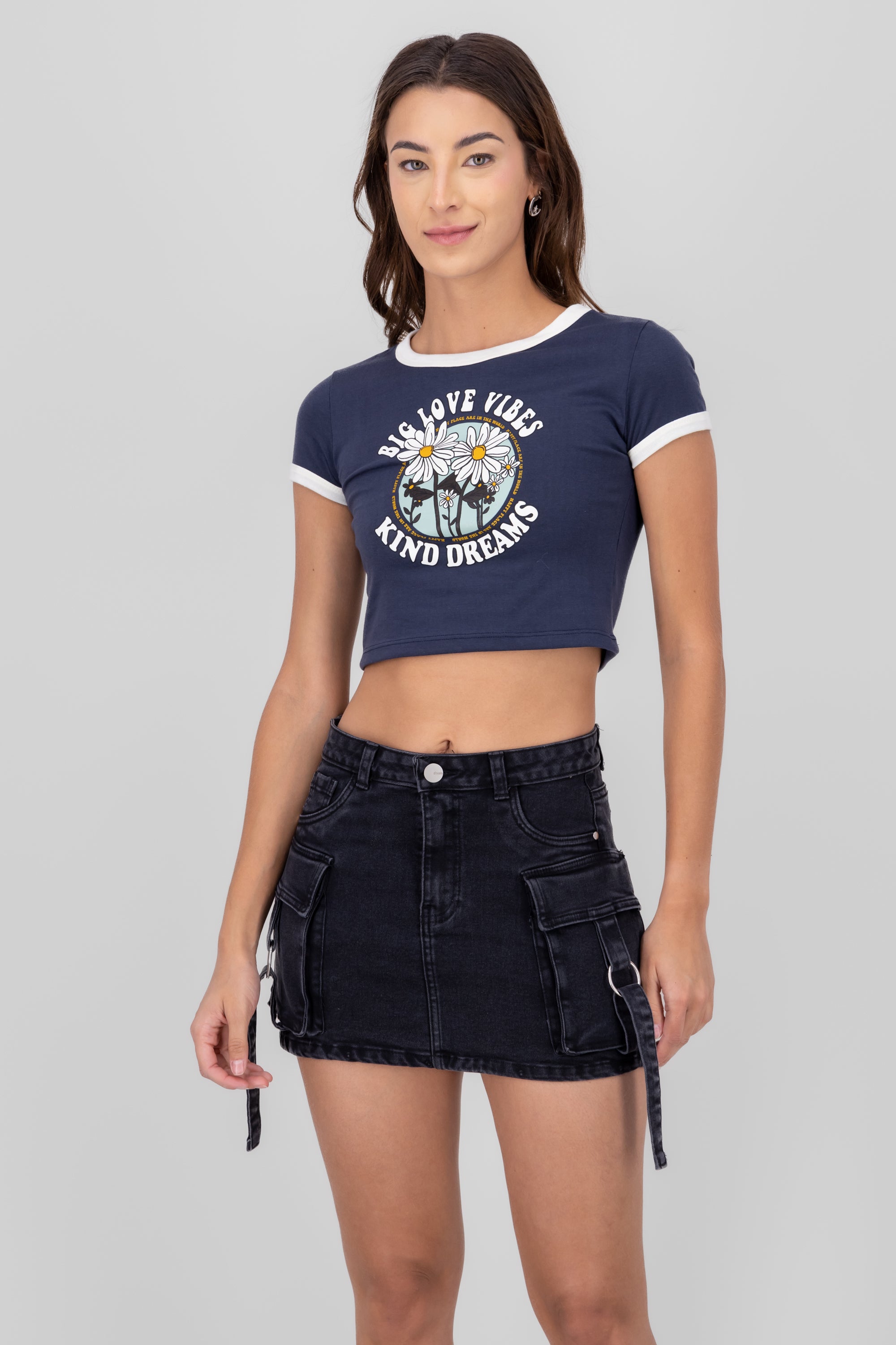 Playera Crop Frase Flores HEMATITA