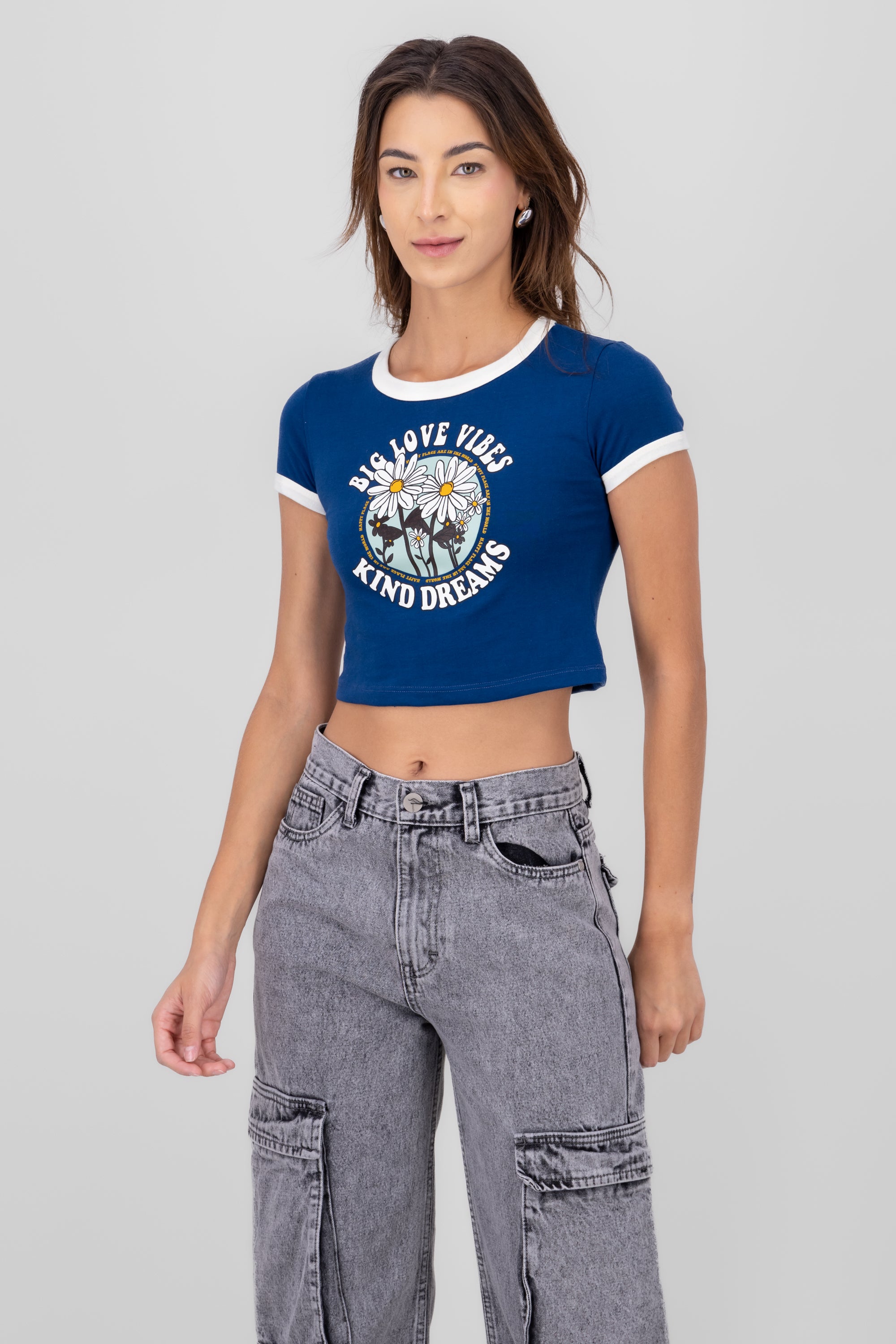 Playera Crop Frase Flores PETROLEO