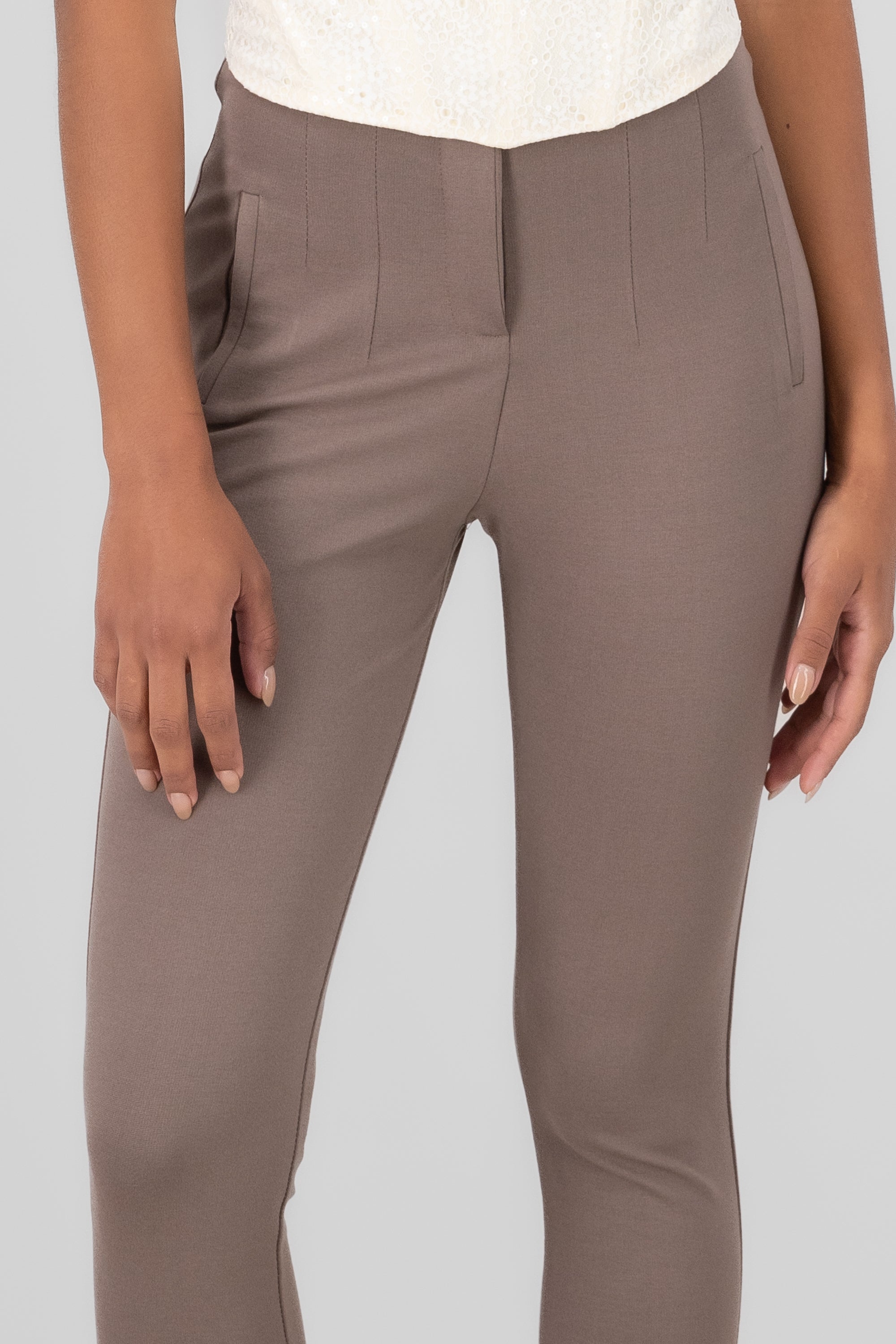 Pantalón Skinny Cintura Alta Pinzas TAUPE