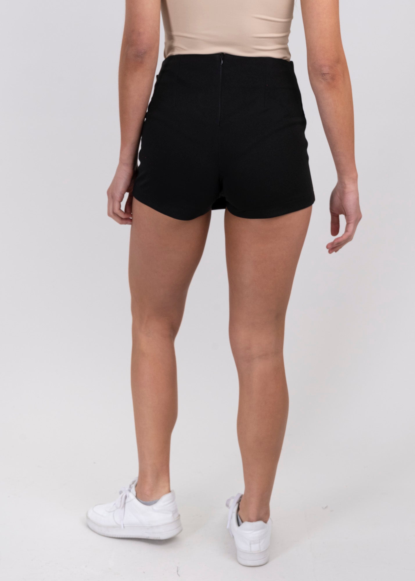 Falda Short Botones Laterales NEGRO