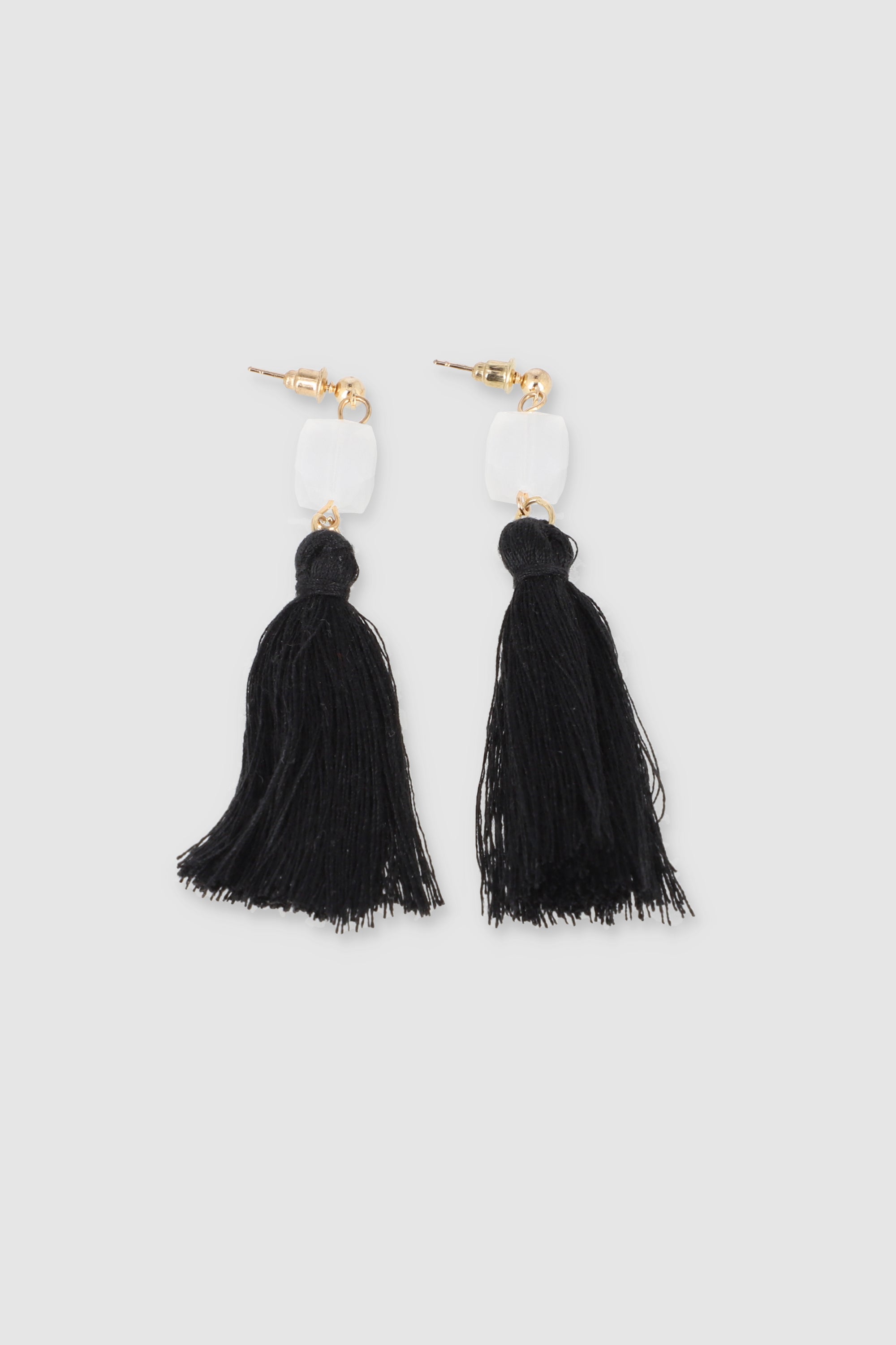 Aretes tassel cuadro NEGRO