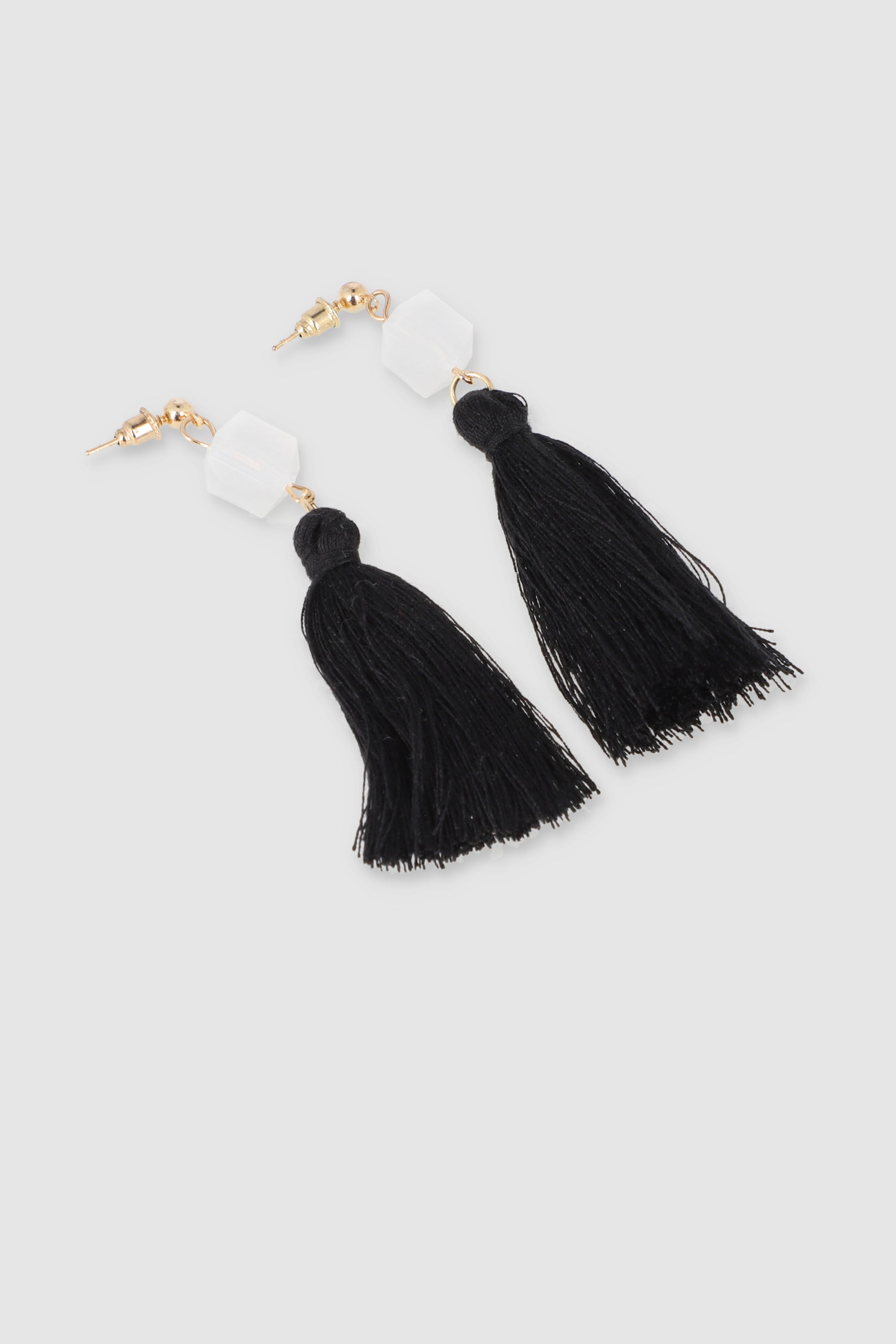 Aretes tassel cuadro NEGRO