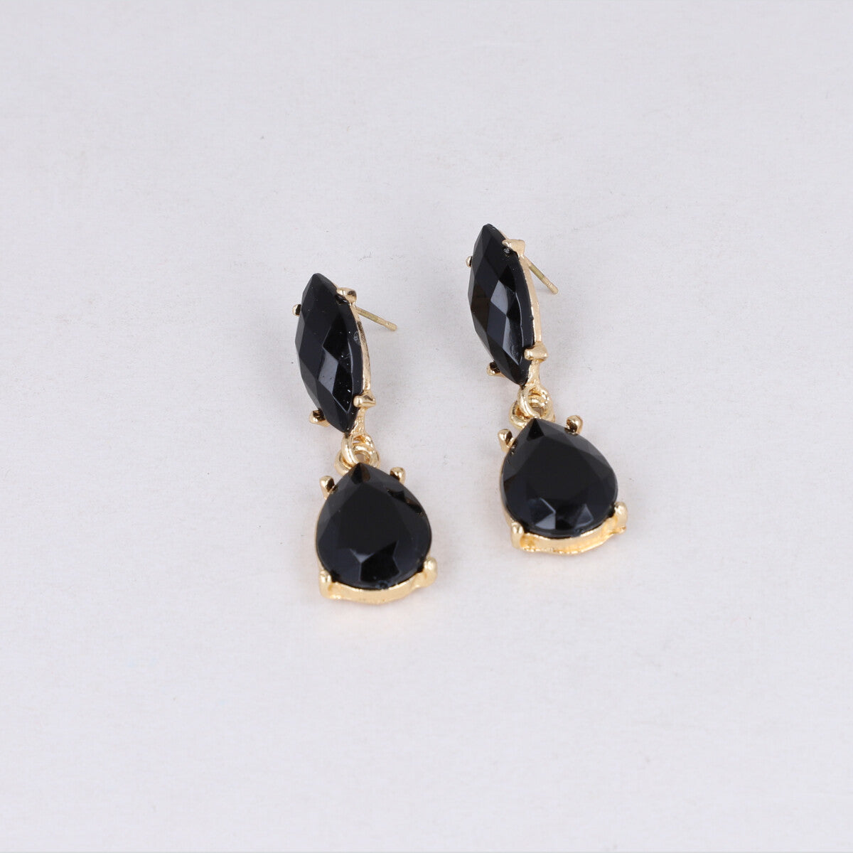 Aretes Cristal Ovalo NEGRO