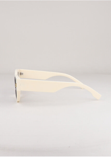 Cat Eyey Lenses BONE