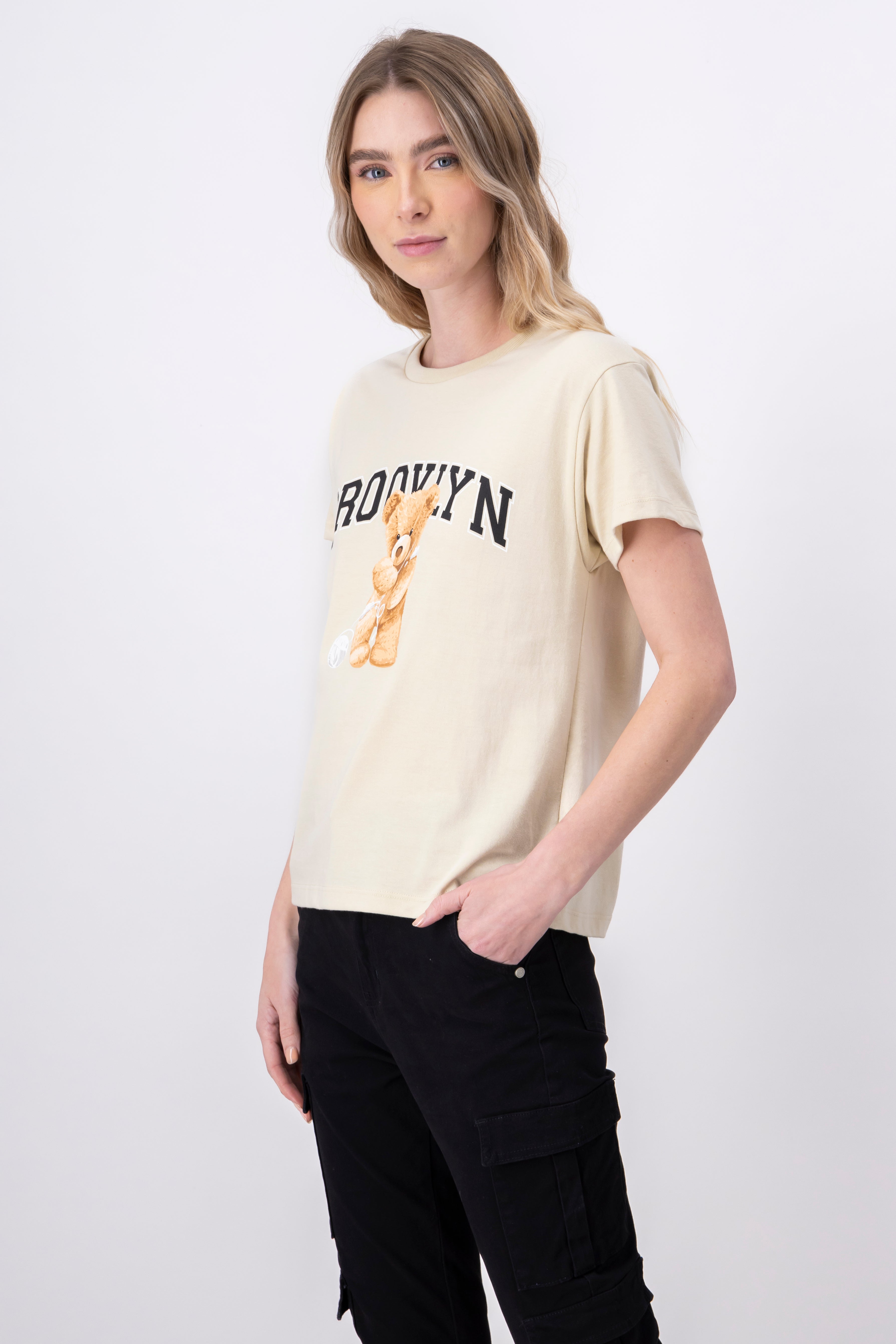 Playera manga corta osito Brooklyn BEIGE