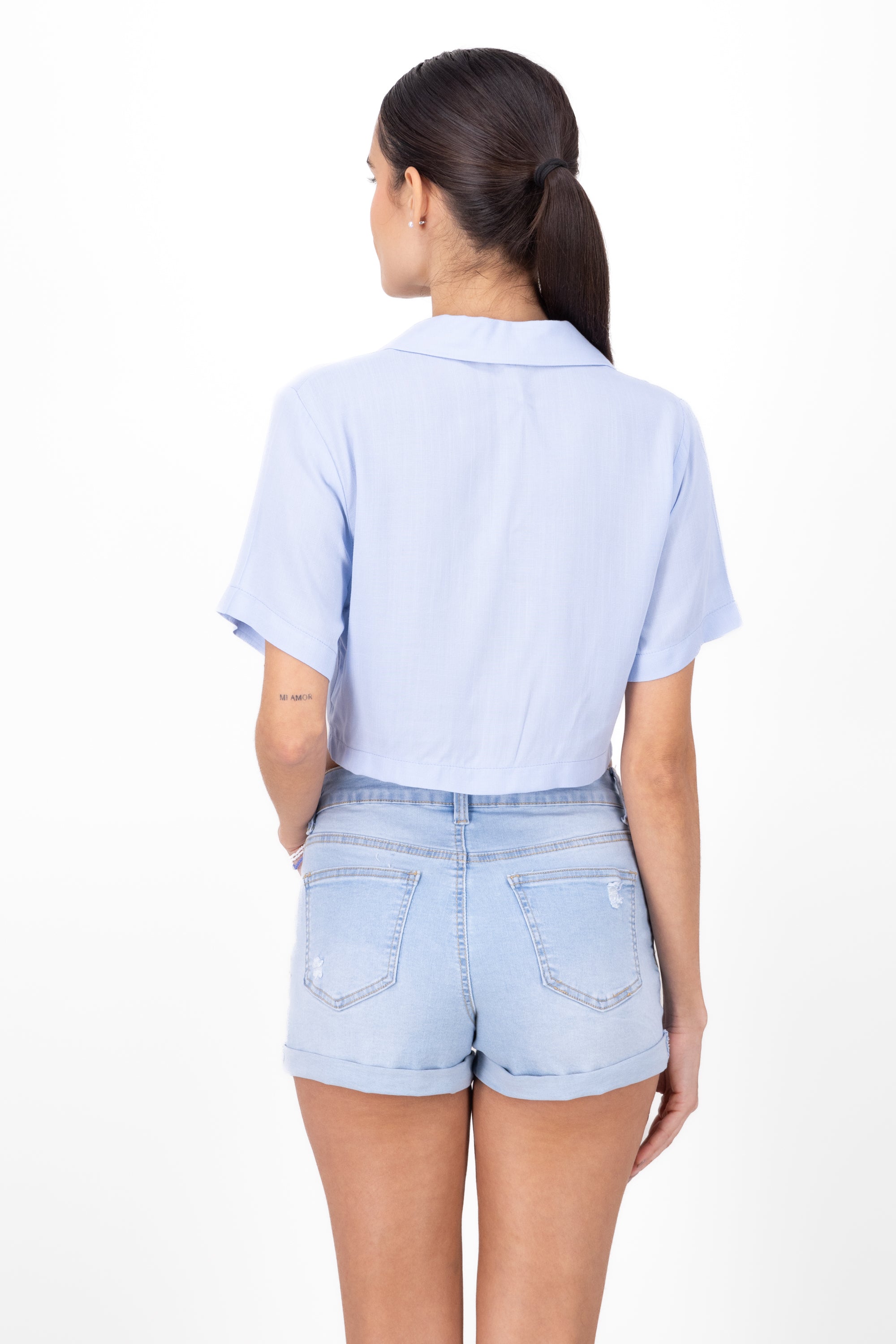 Camisa crop lisa AZUL PASTEL