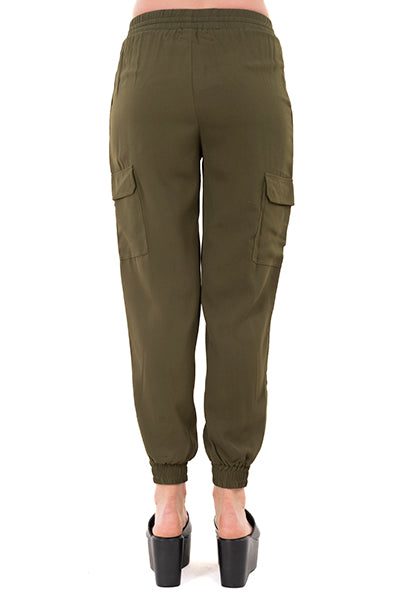 Jogger cargo bolsillos solapa OLIVO