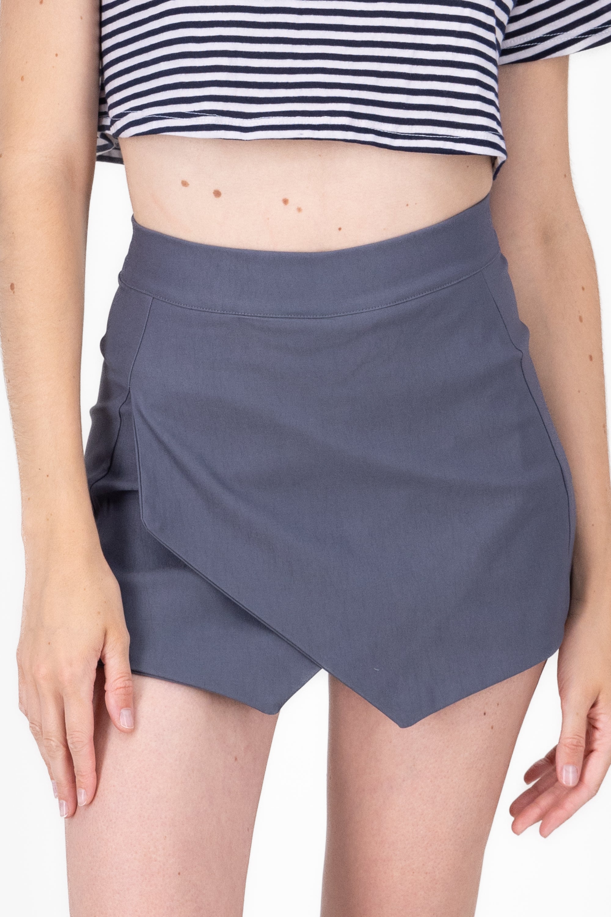 Falda Short Cruzada GRIS CLARO