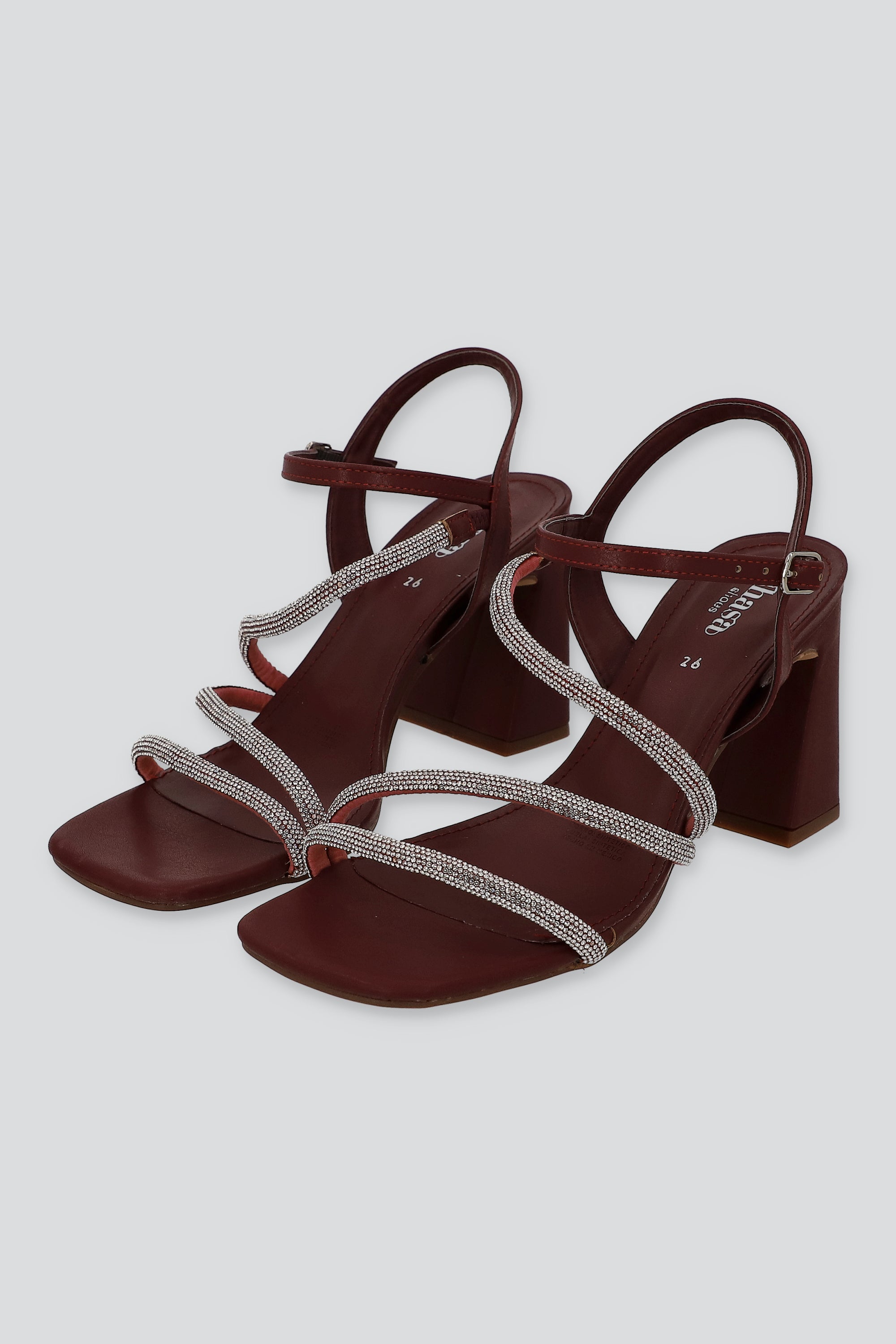 Tacón Pirámide Tiras Brillos VINO