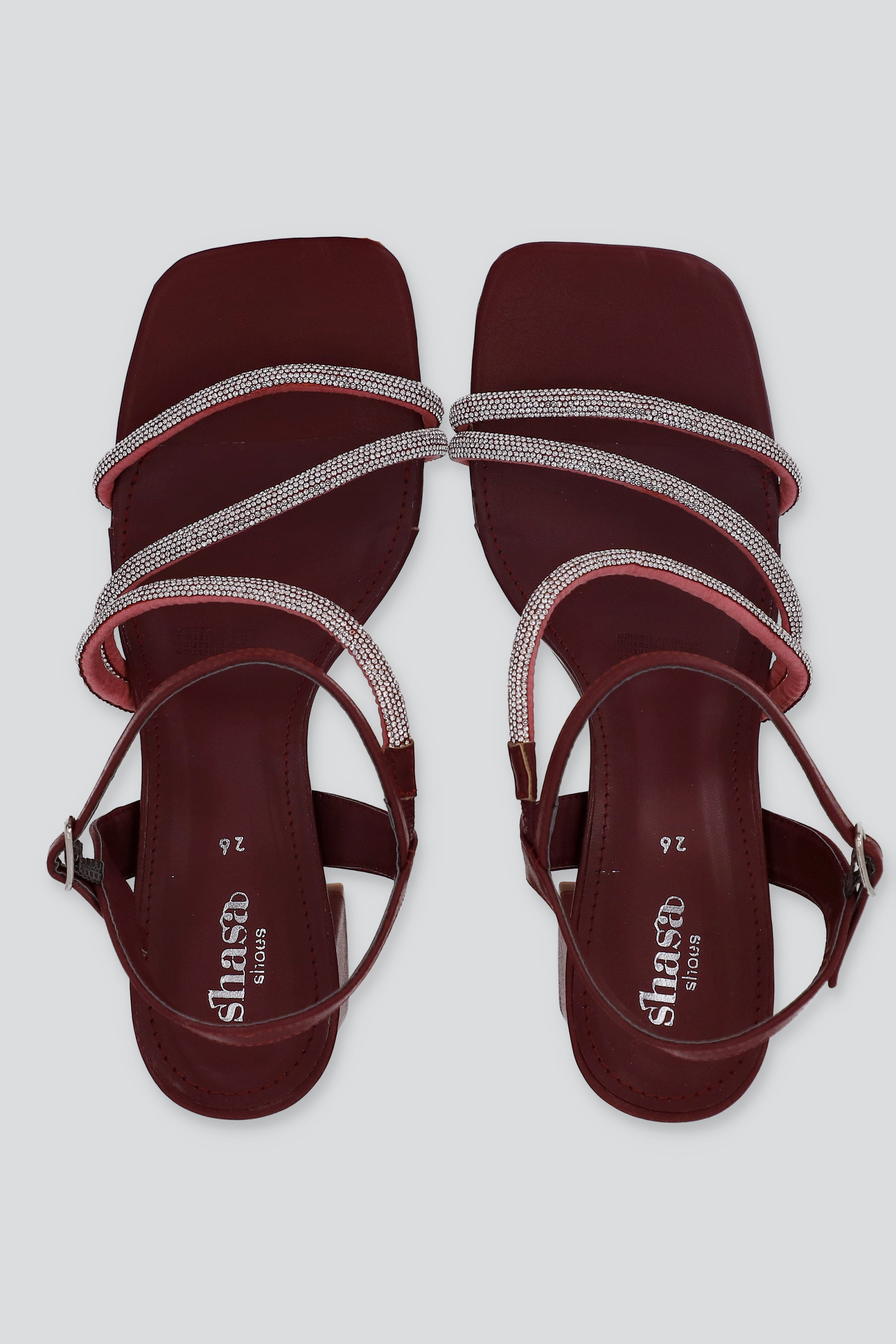 Tacón Pirámide Tiras Brillos VINO