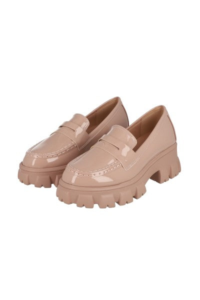 Loafer charol suela dentada NUDE