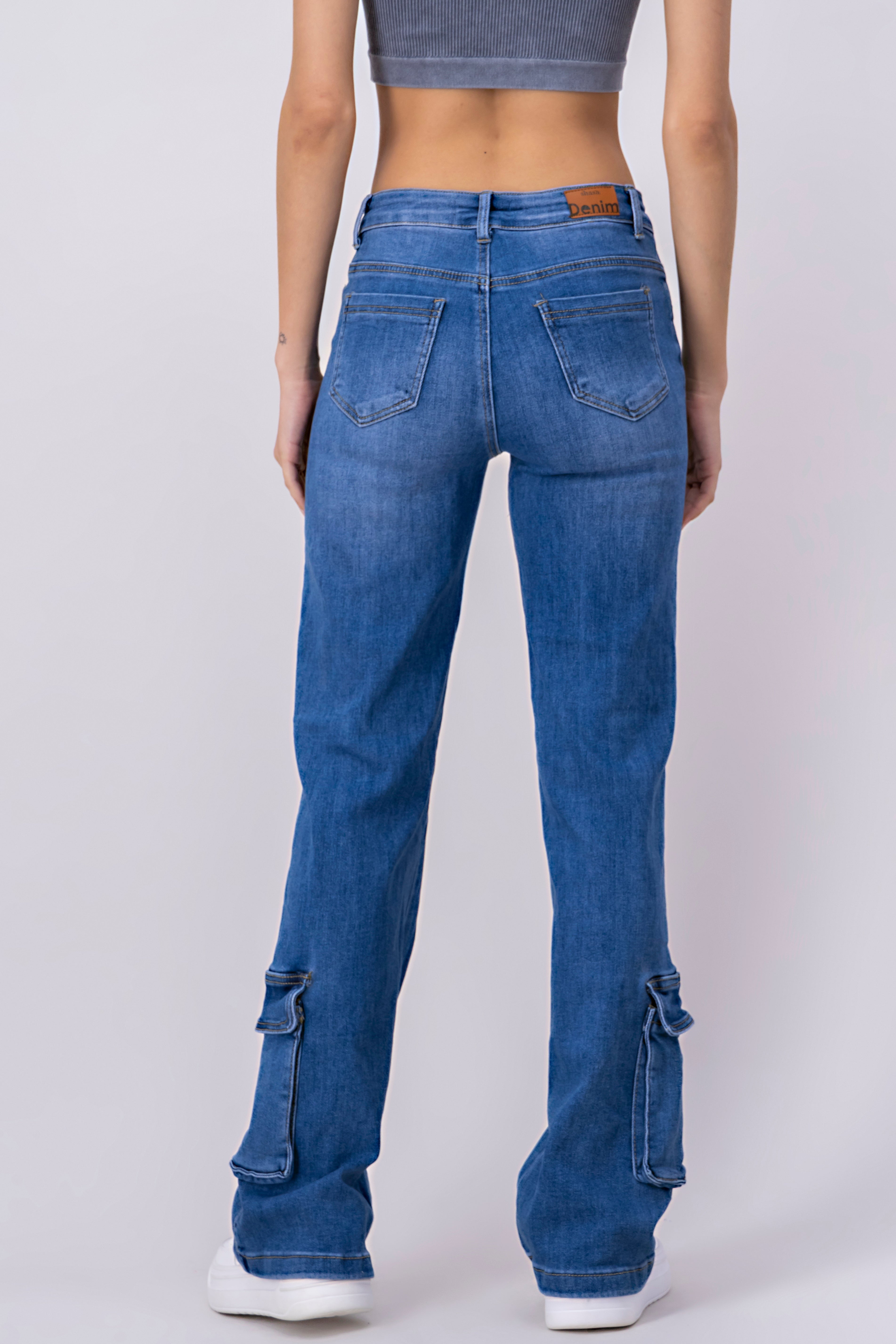 Jeans cargo wide leg de mezclilla MEDIUM WASH