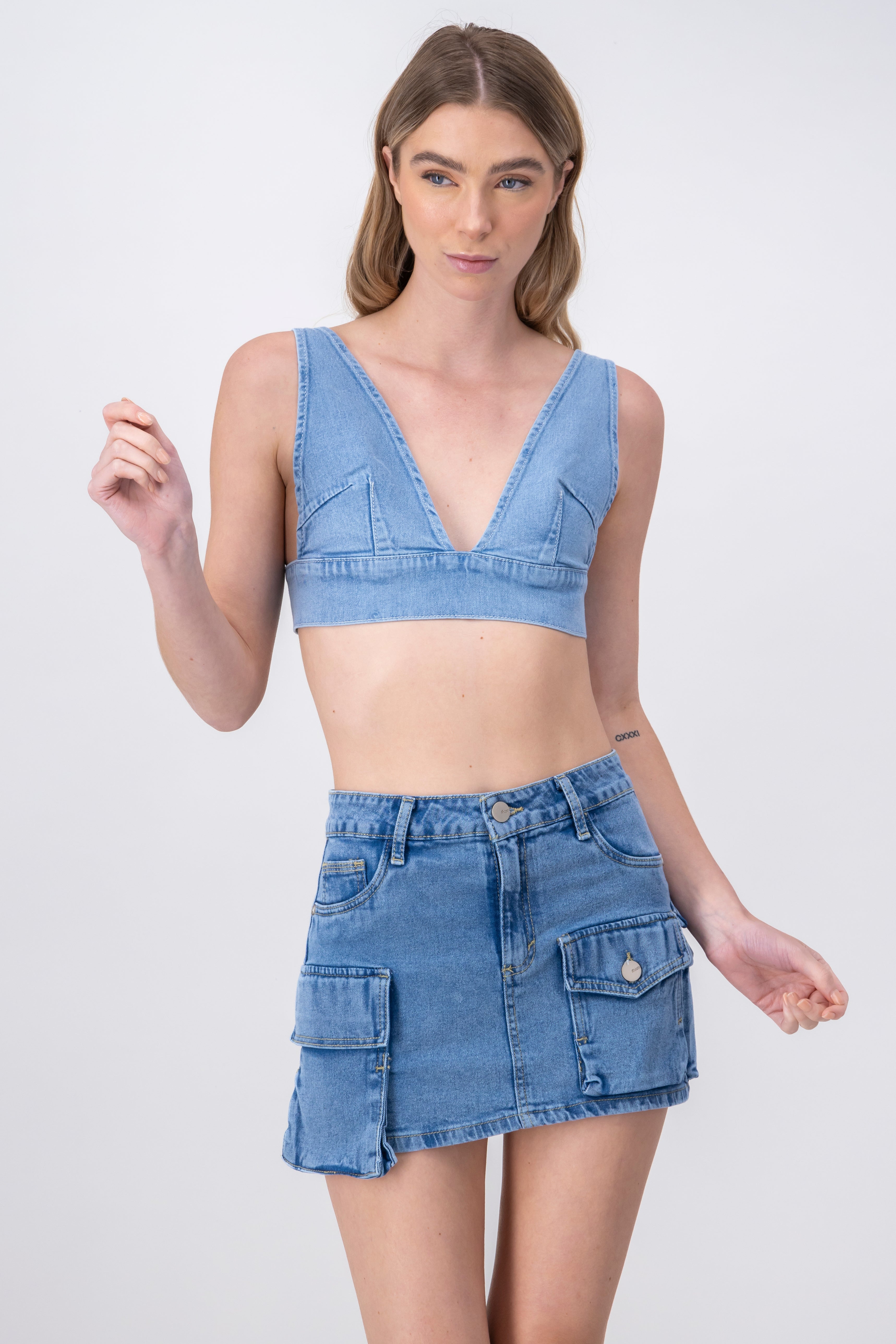 Top Crop Denim Escote V ACID LIGHT