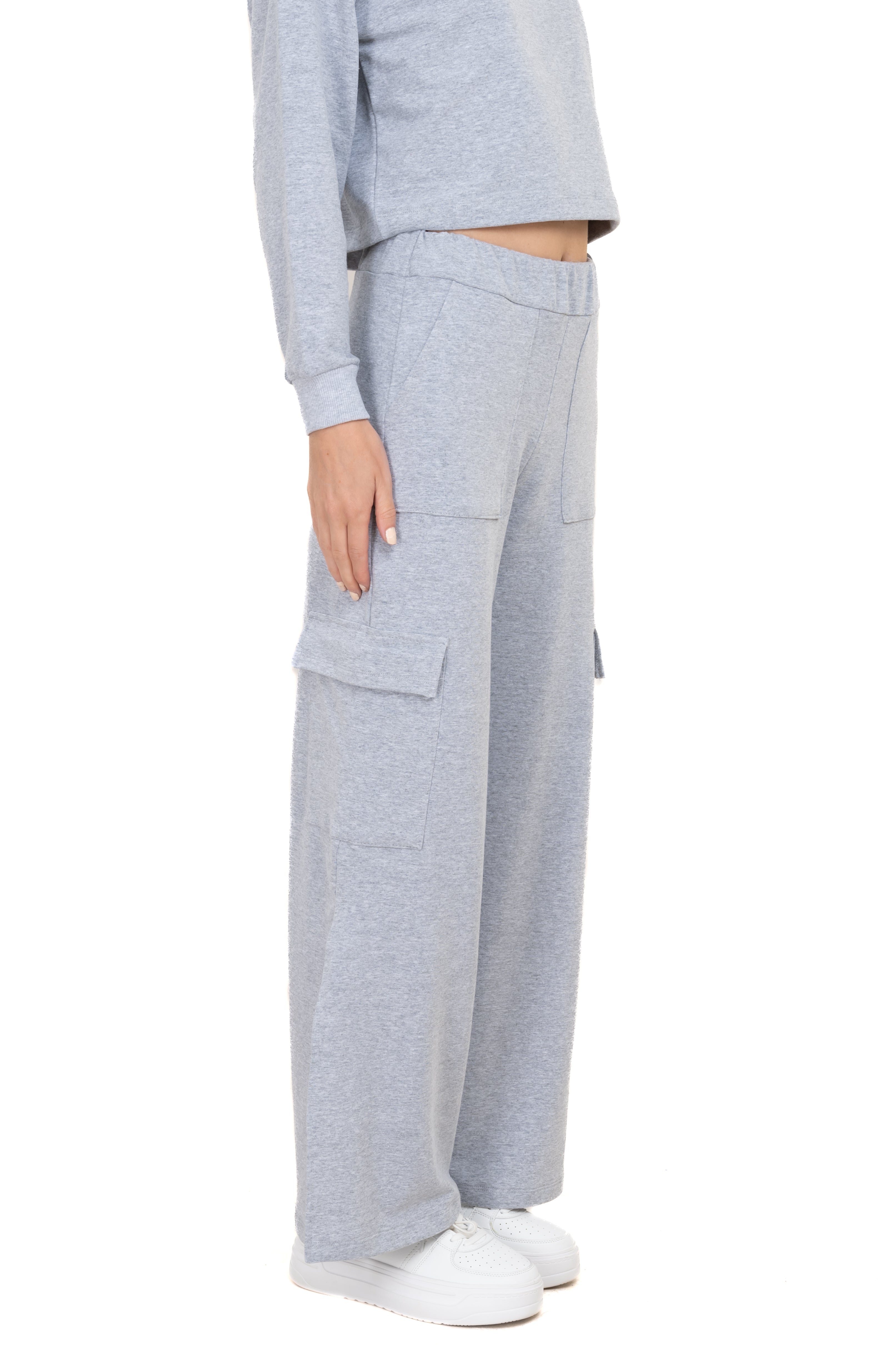 Pants liso bolsillos solapa GRIS