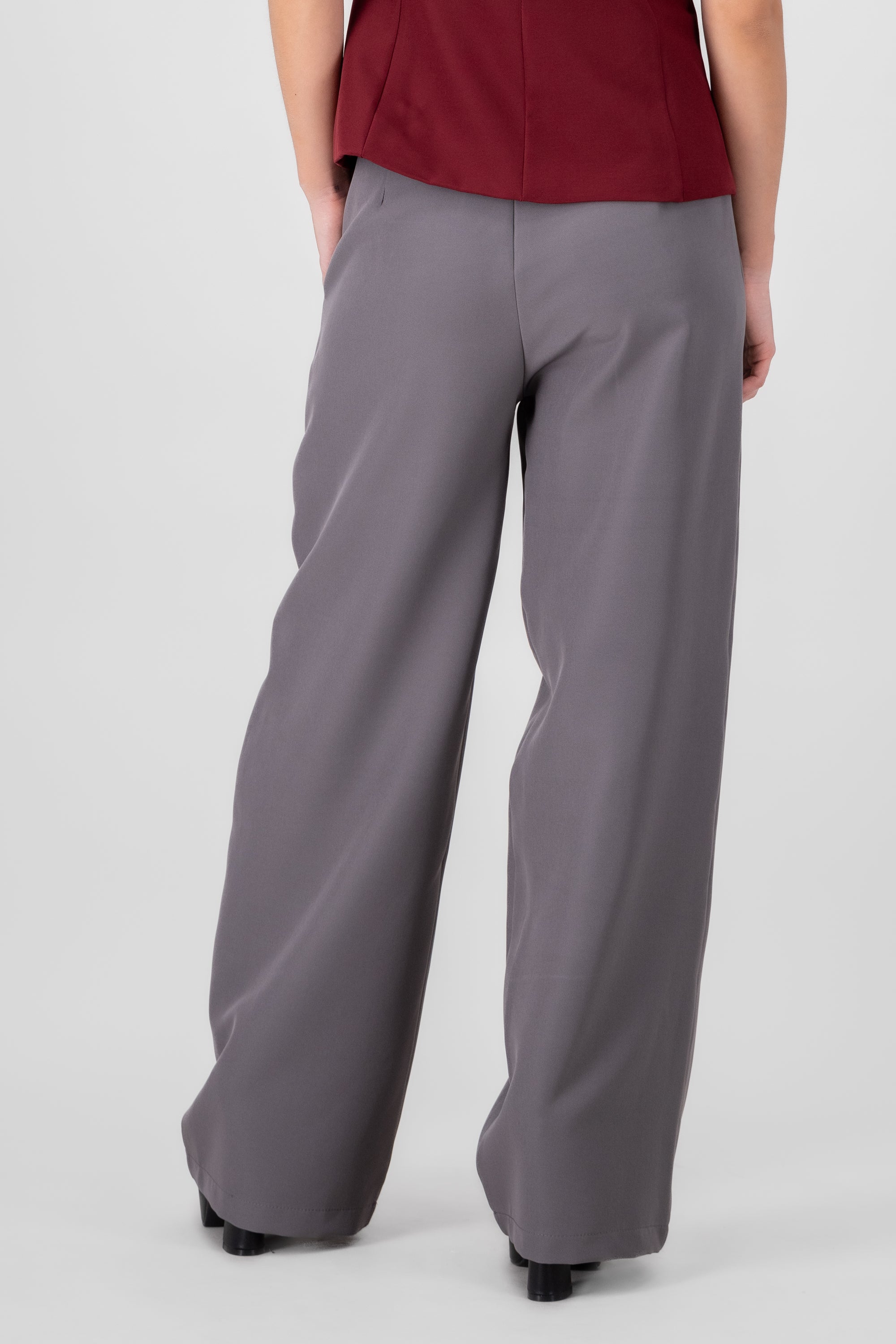 Pantalon Liso Cinturon GRIS