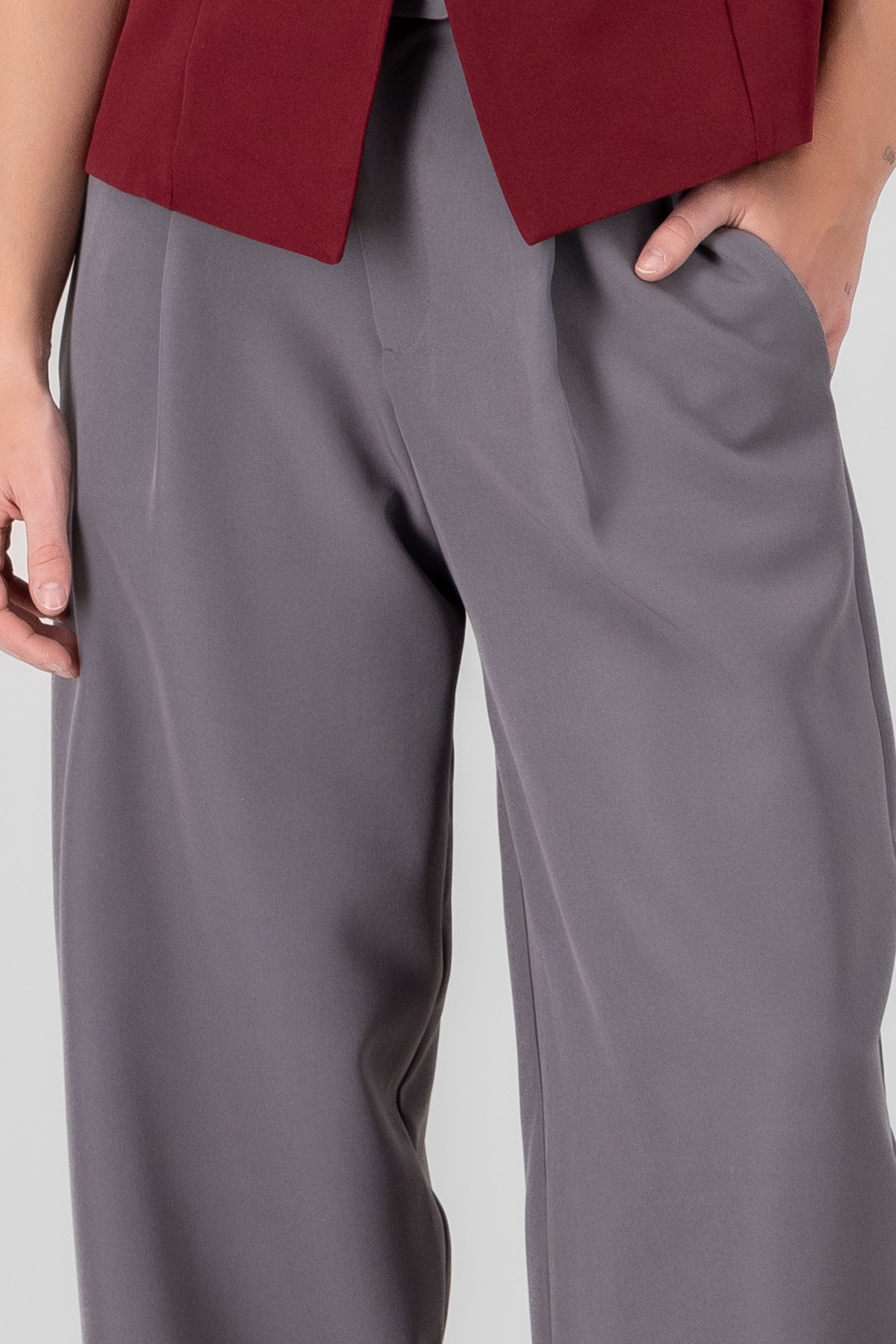 Pantalon Liso Cinturon GRIS