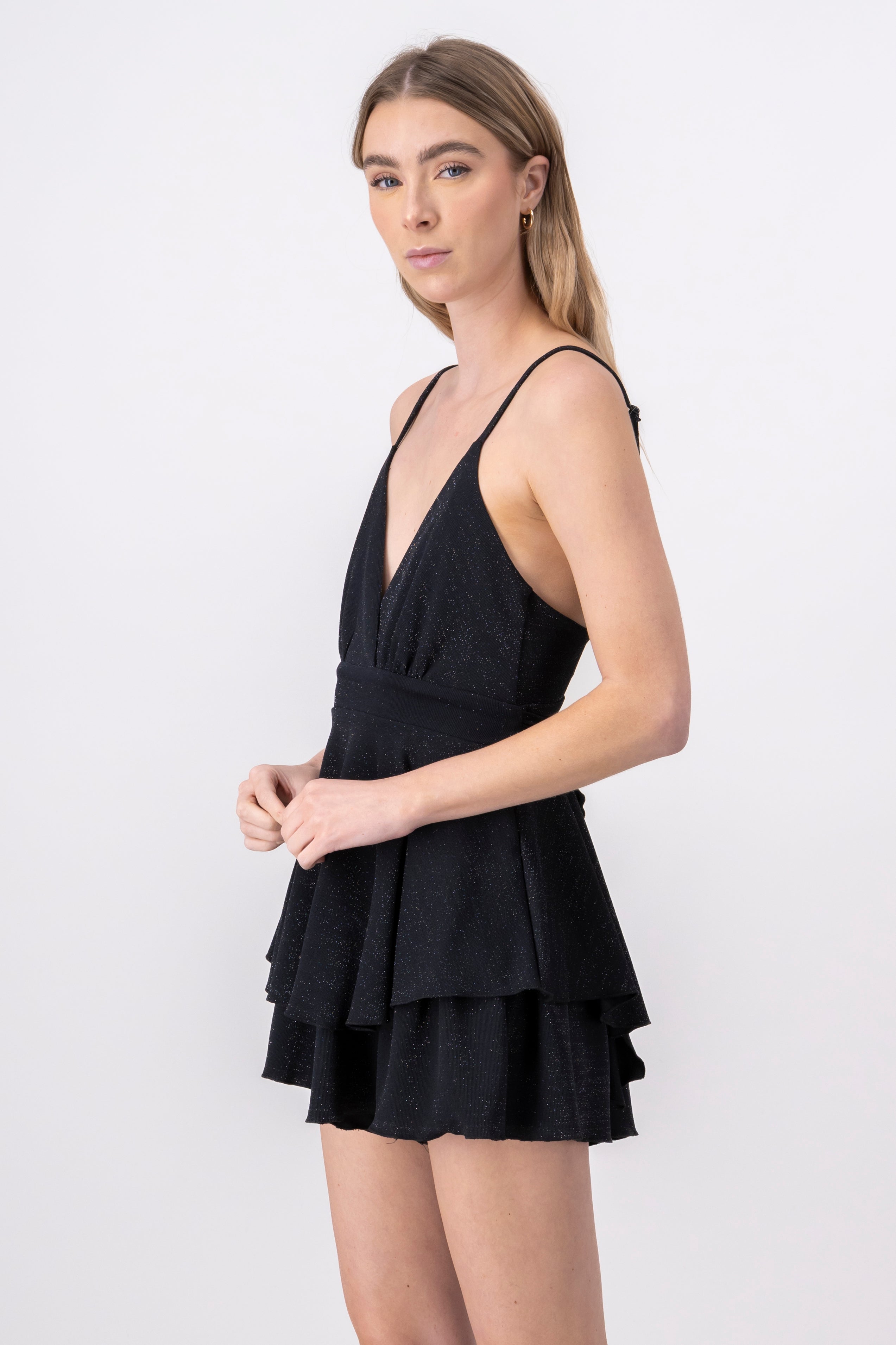 Vestido mini olanes moño brillos NEGRO