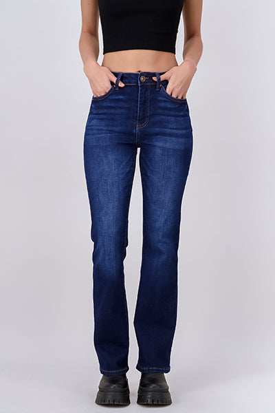 Flare jeans. Dark Wash