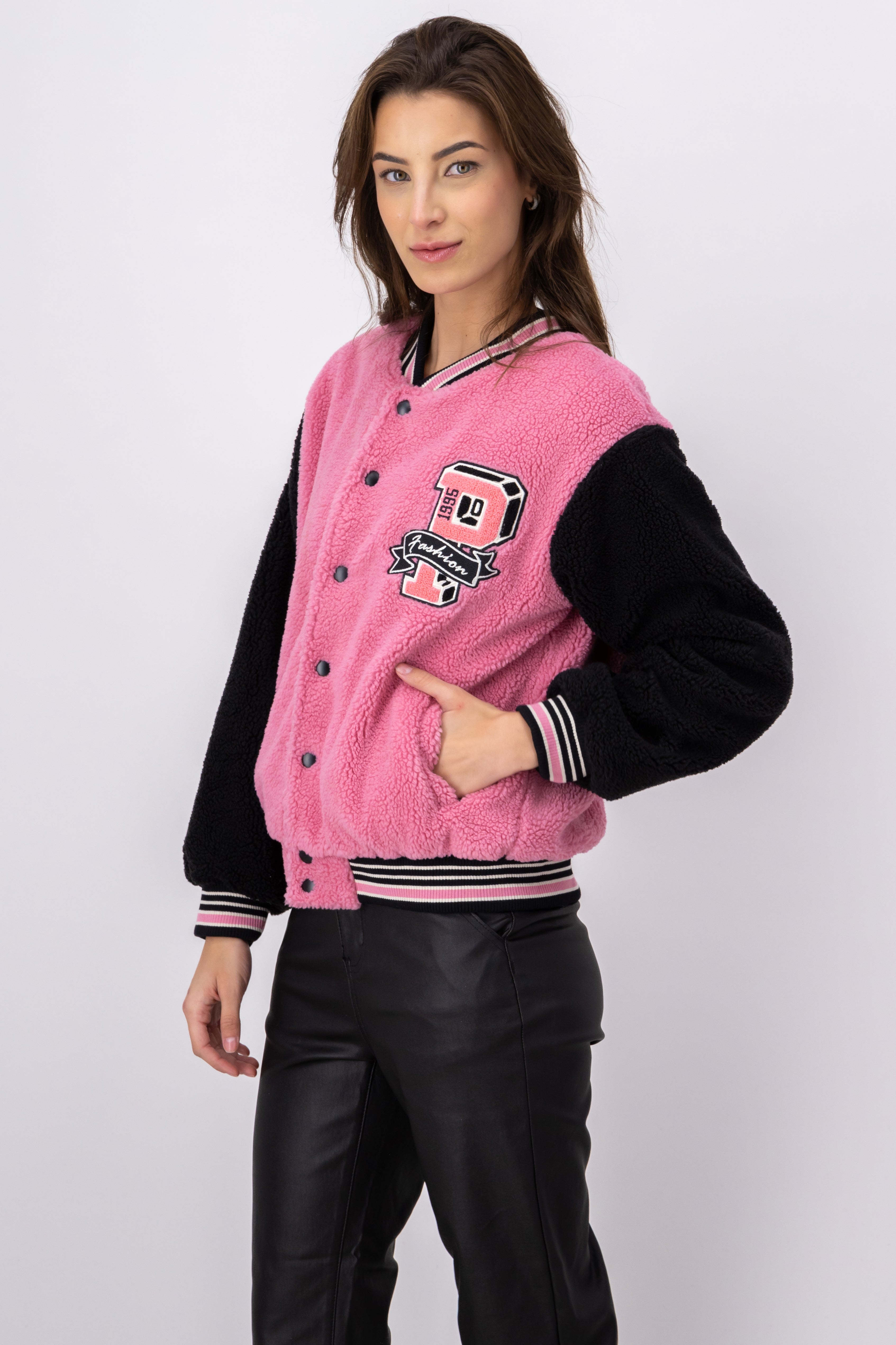 Chamarra bomber peluche parche ROSA COMBO