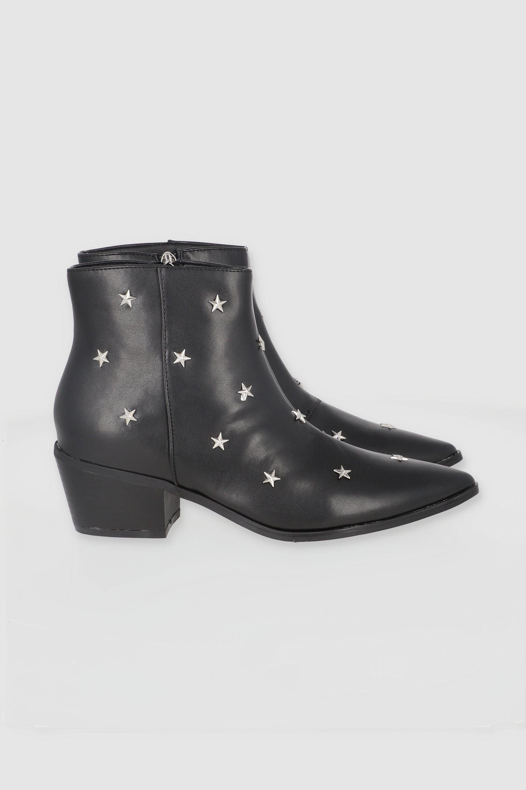 Botin Studs Estrellas NEGRO