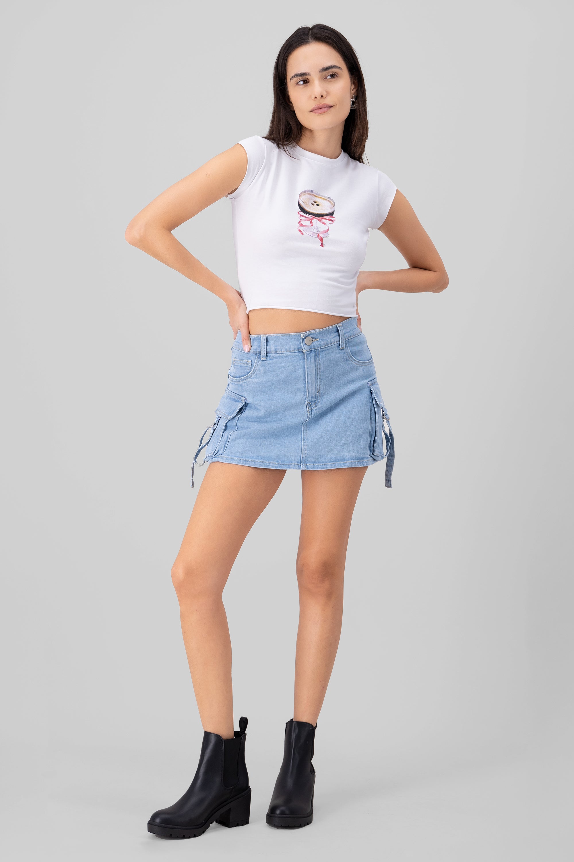 Short Position Skirt Light Wash