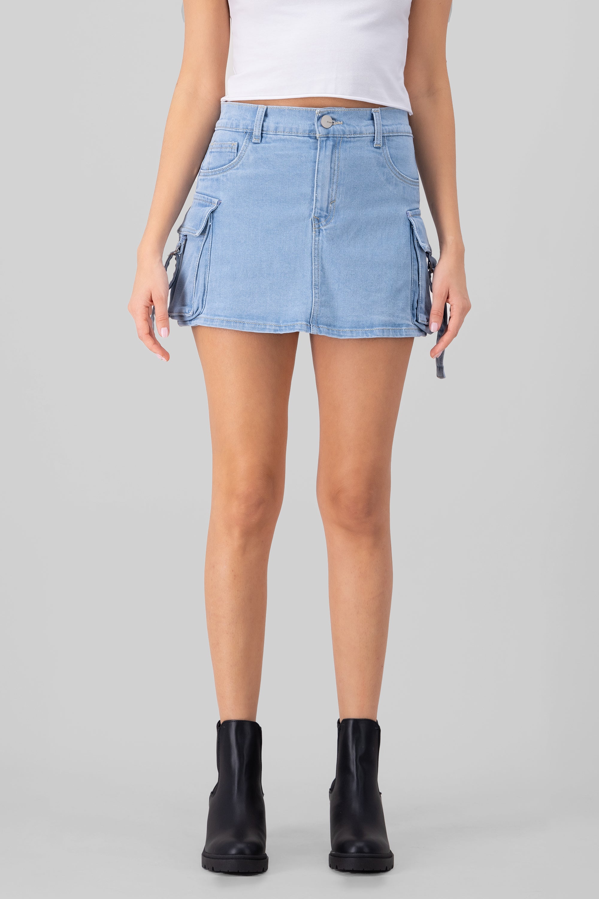 Short Position Skirt Light Wash