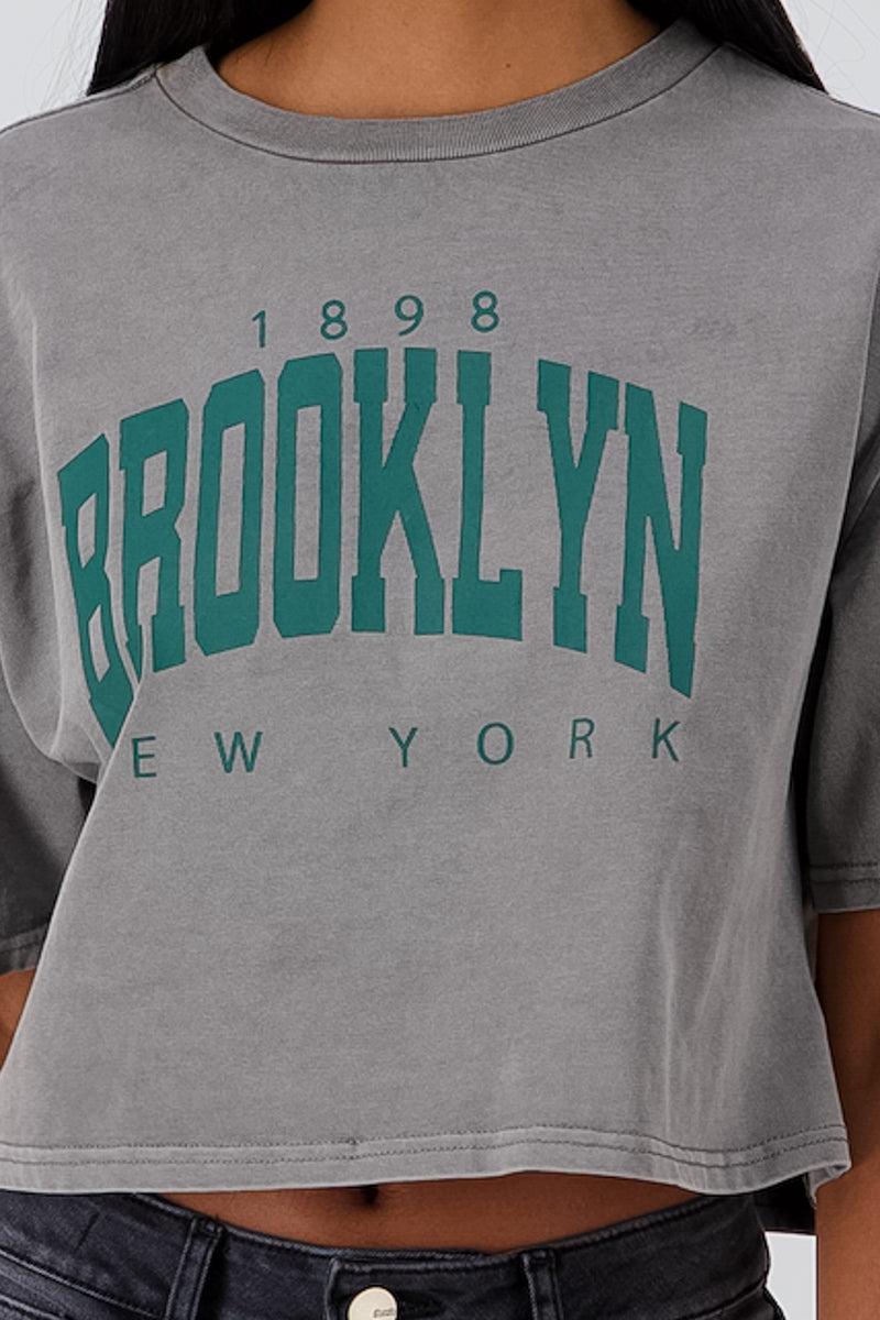 Playera Crop Brooklyn GRIS JASPE