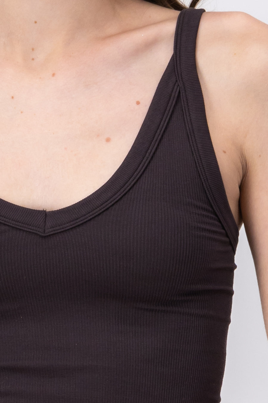 Top Scaleate neckline V Dark coffee