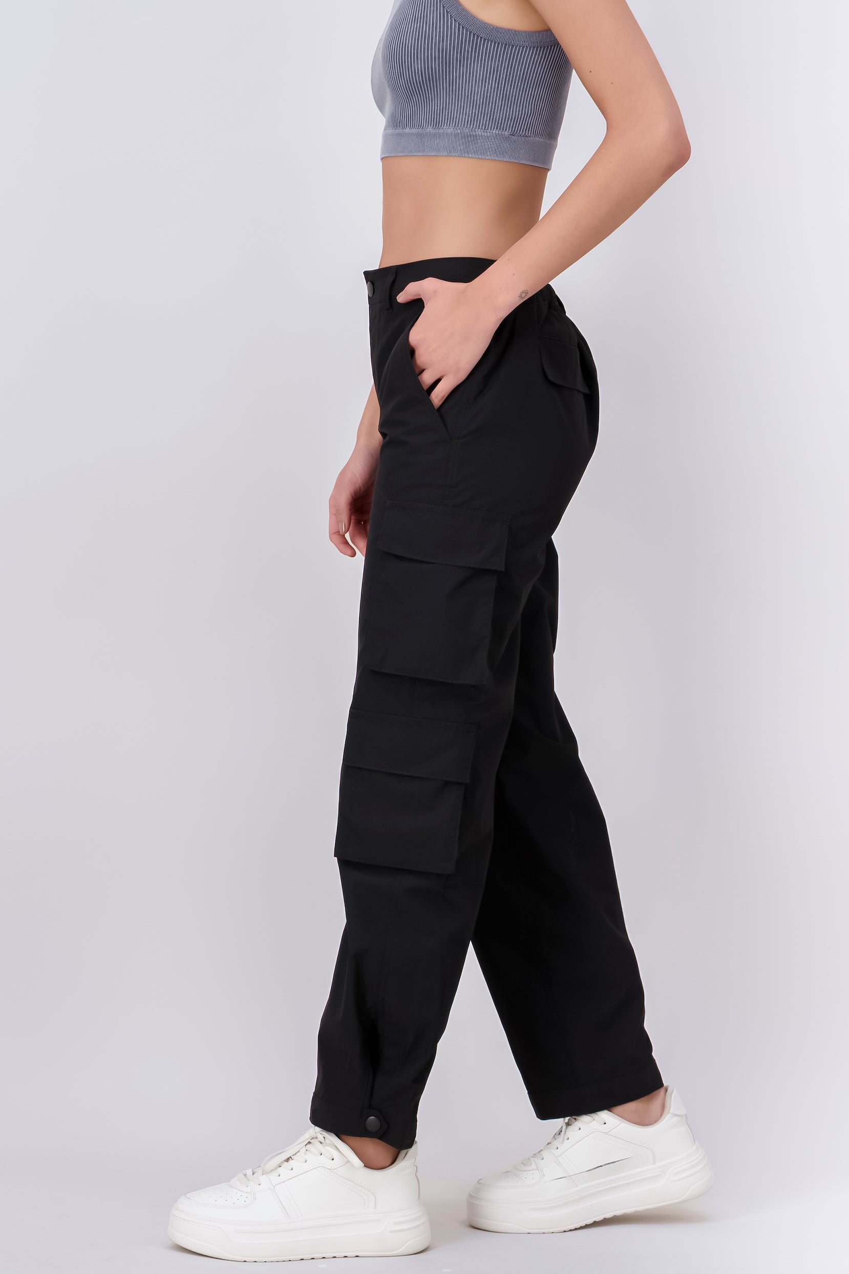 Pantalon Cargo Detalle Plisado NEGRO
