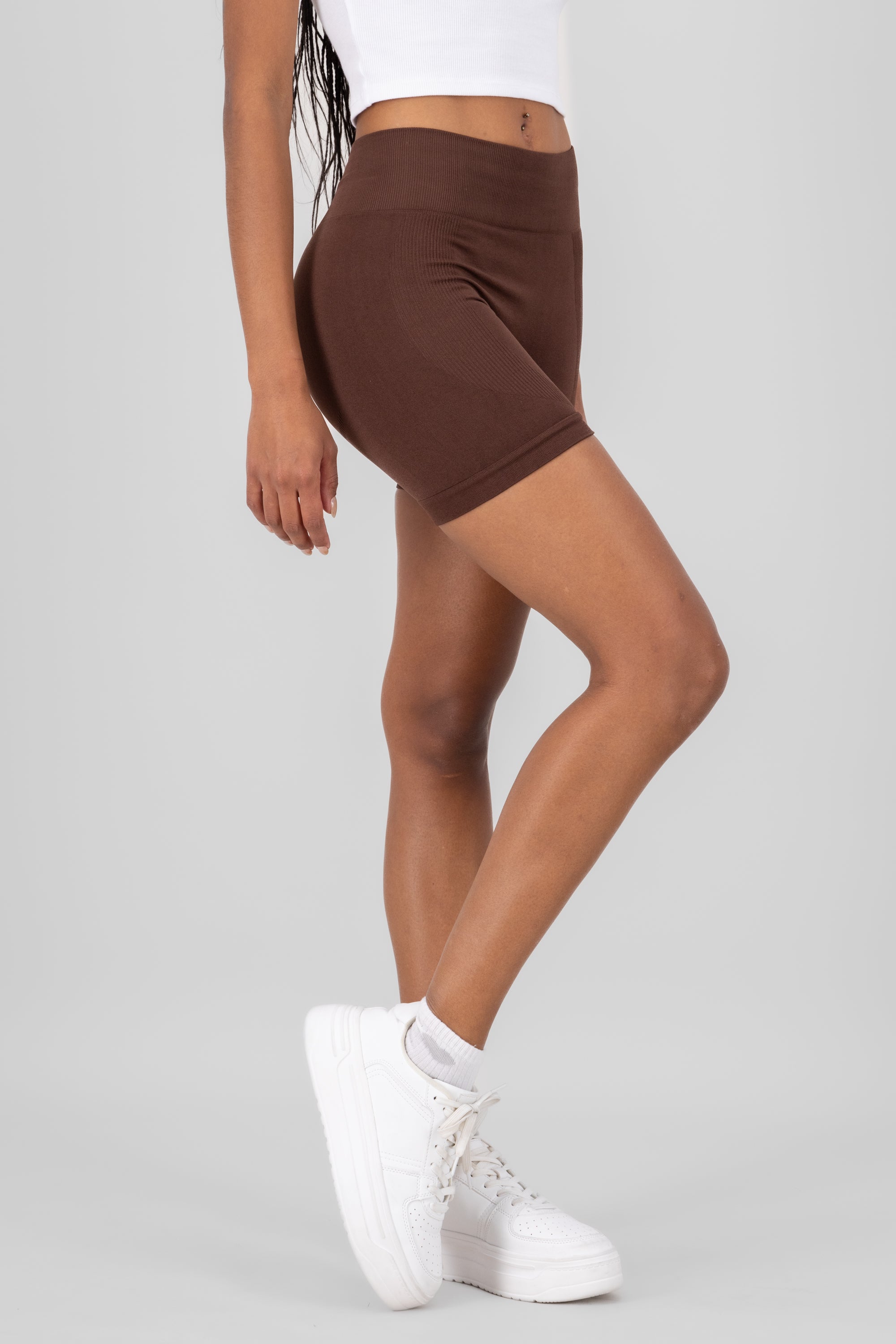 Short Biker Cintura Ancha Liso CHOCOLATE