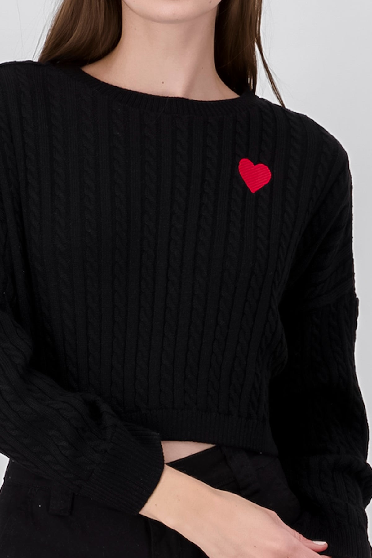 Braided sweater embroidery heart BLACK