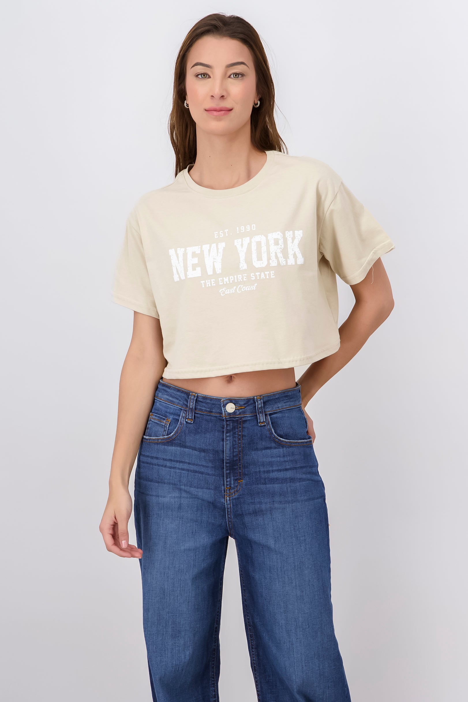 Playera crop boxy Nueva York BEIGE