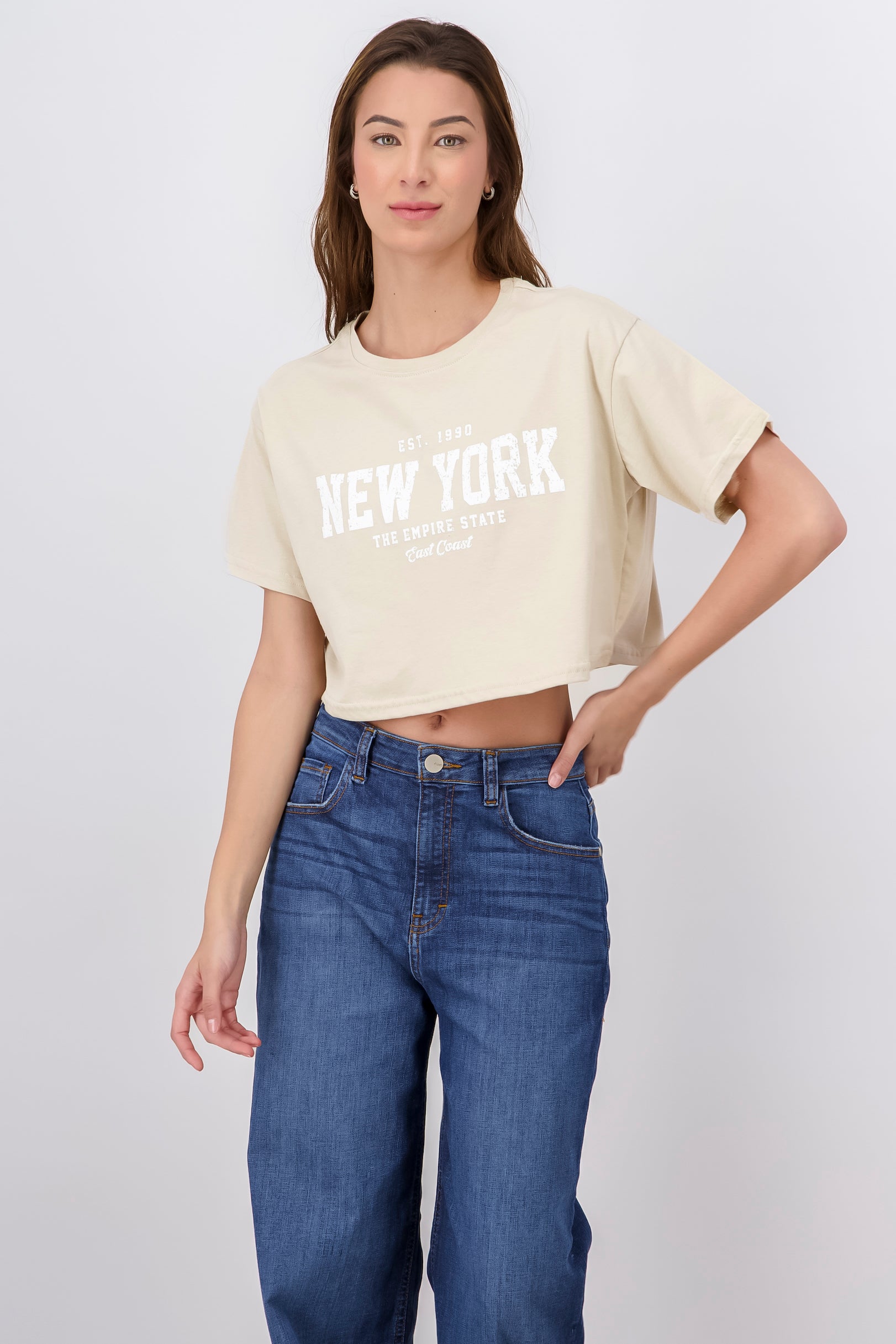 Playera crop boxy Nueva York BEIGE