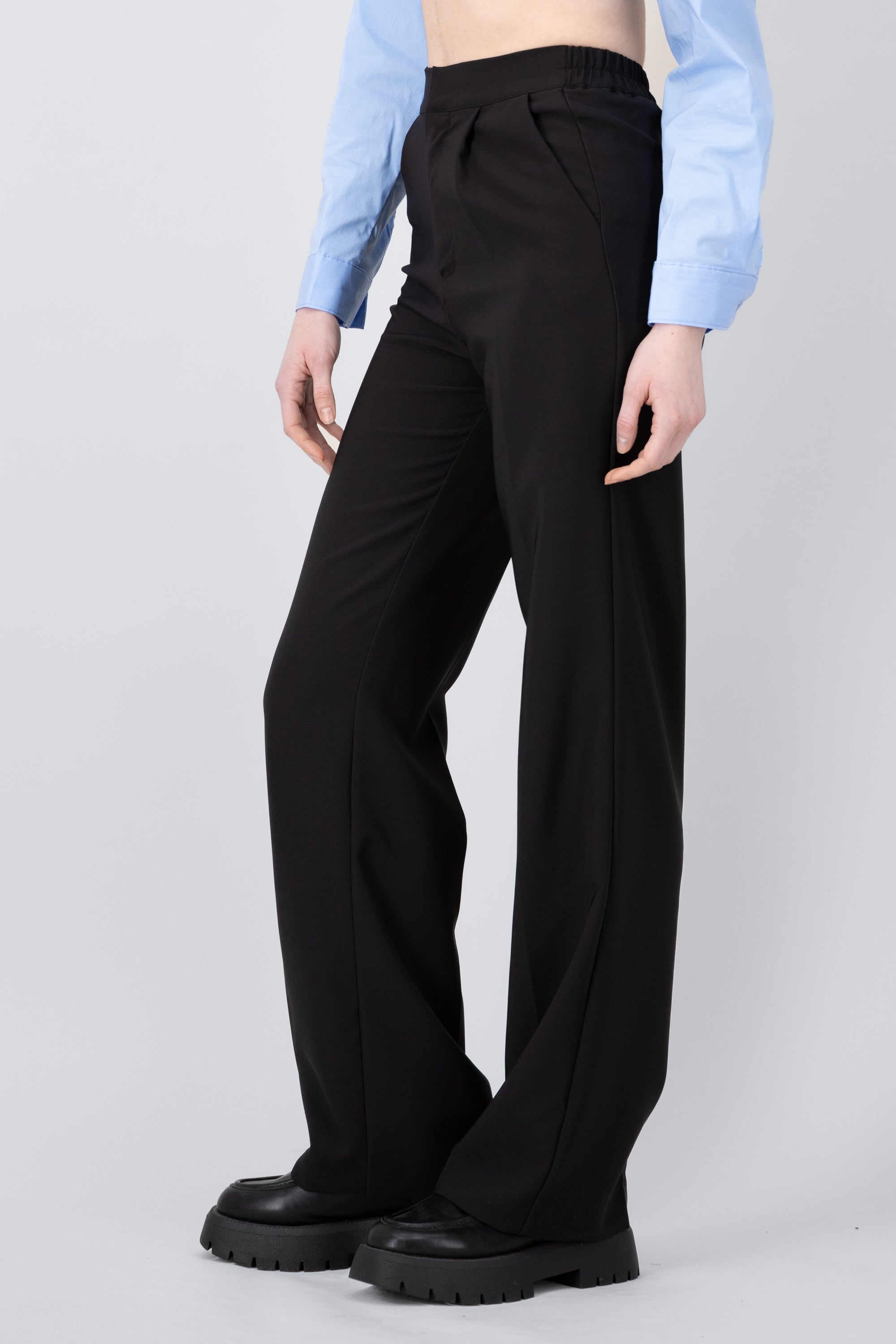 Pantalon Recto Liso Con Pinzas NEGRO