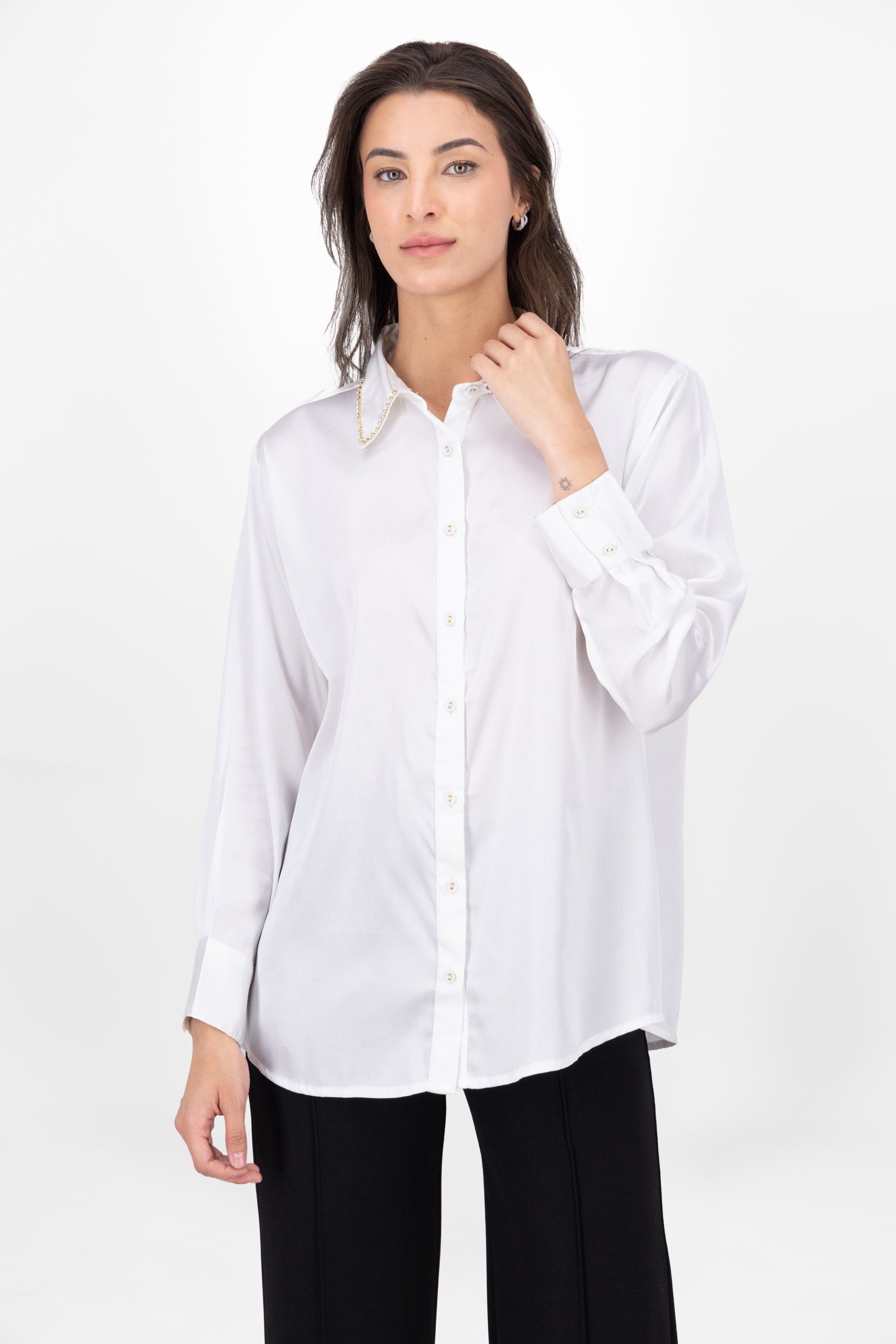 Camisa Satinada Detalle Brillos Cuello BLANCO