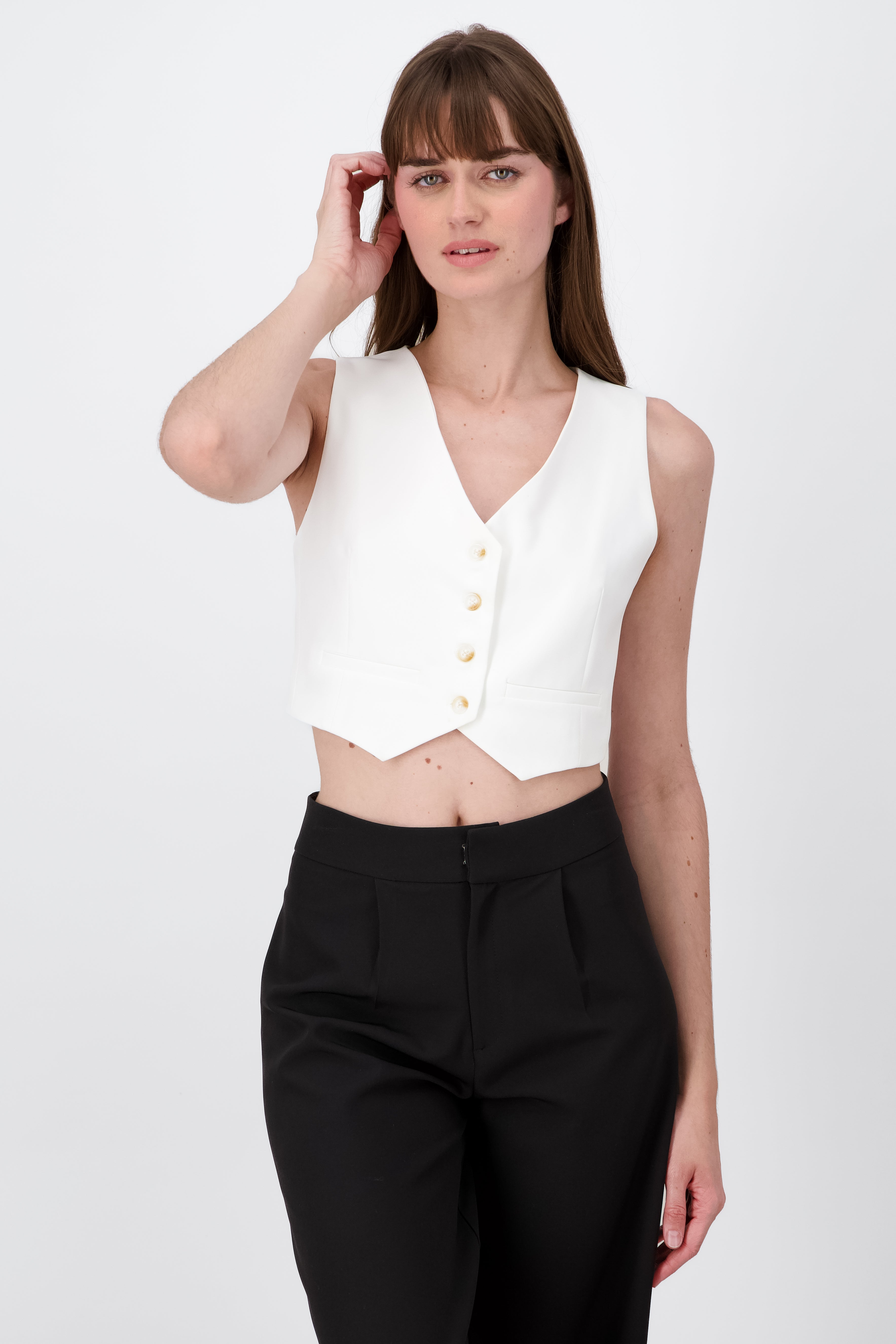 VILE CLAKE V WITH BOYS WHITE