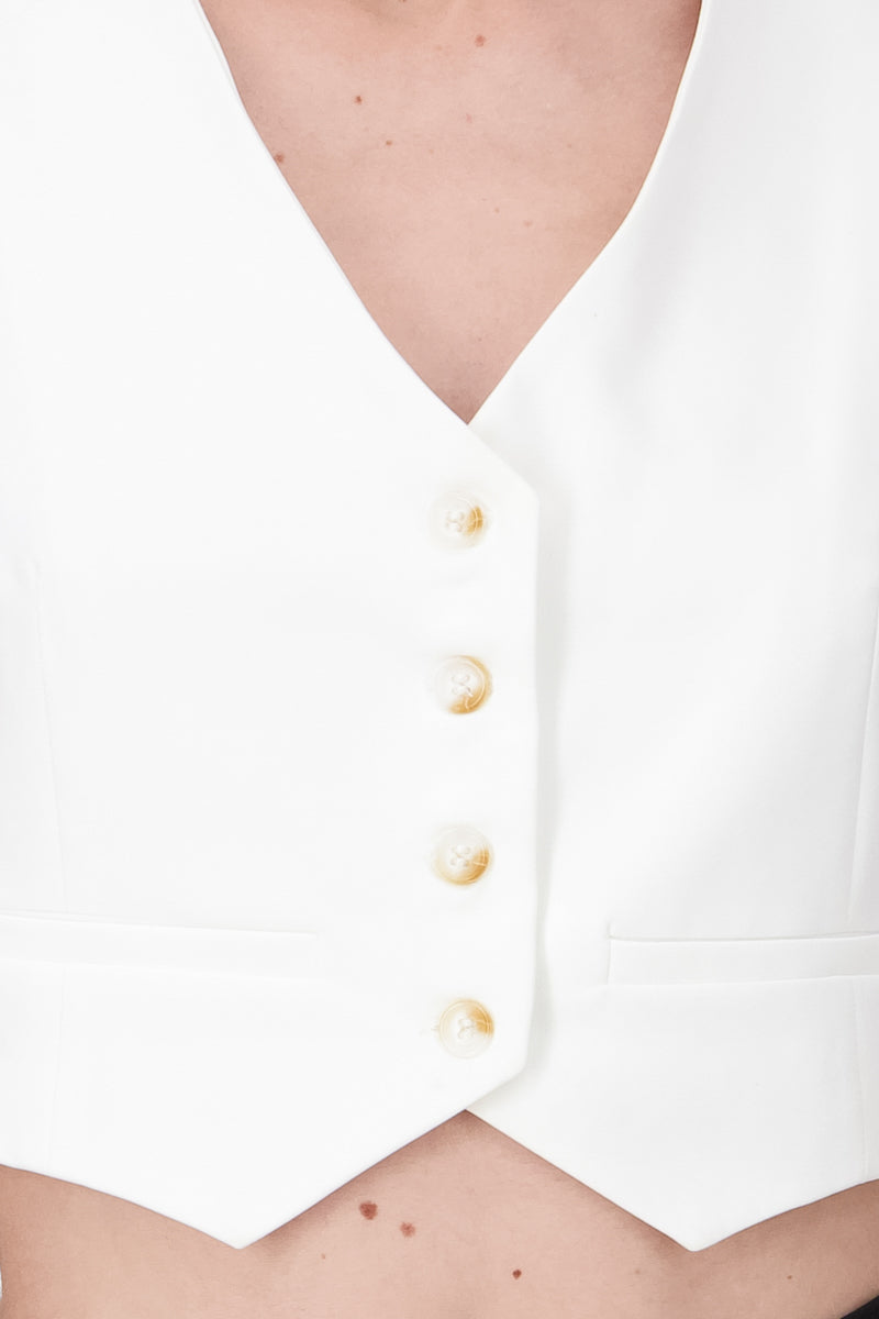 VILE CLAKE V WITH BOYS WHITE