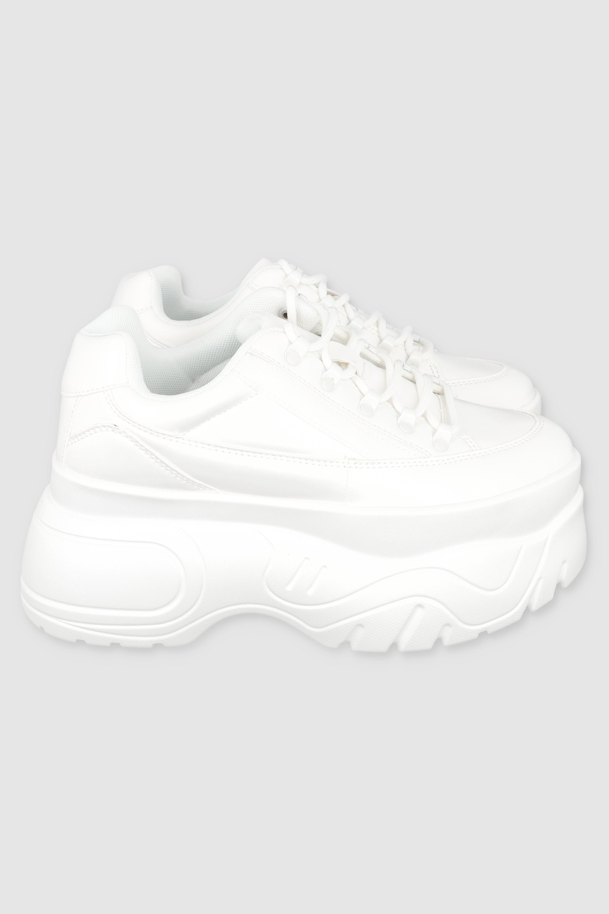 MEGA CHUNKY TENIS AGUJETA WHITE