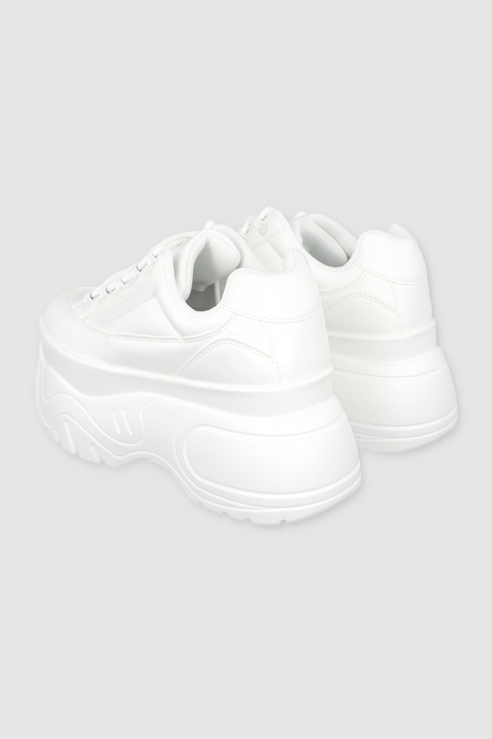 MEGA CHUNKY TENIS AGUJETA WHITE