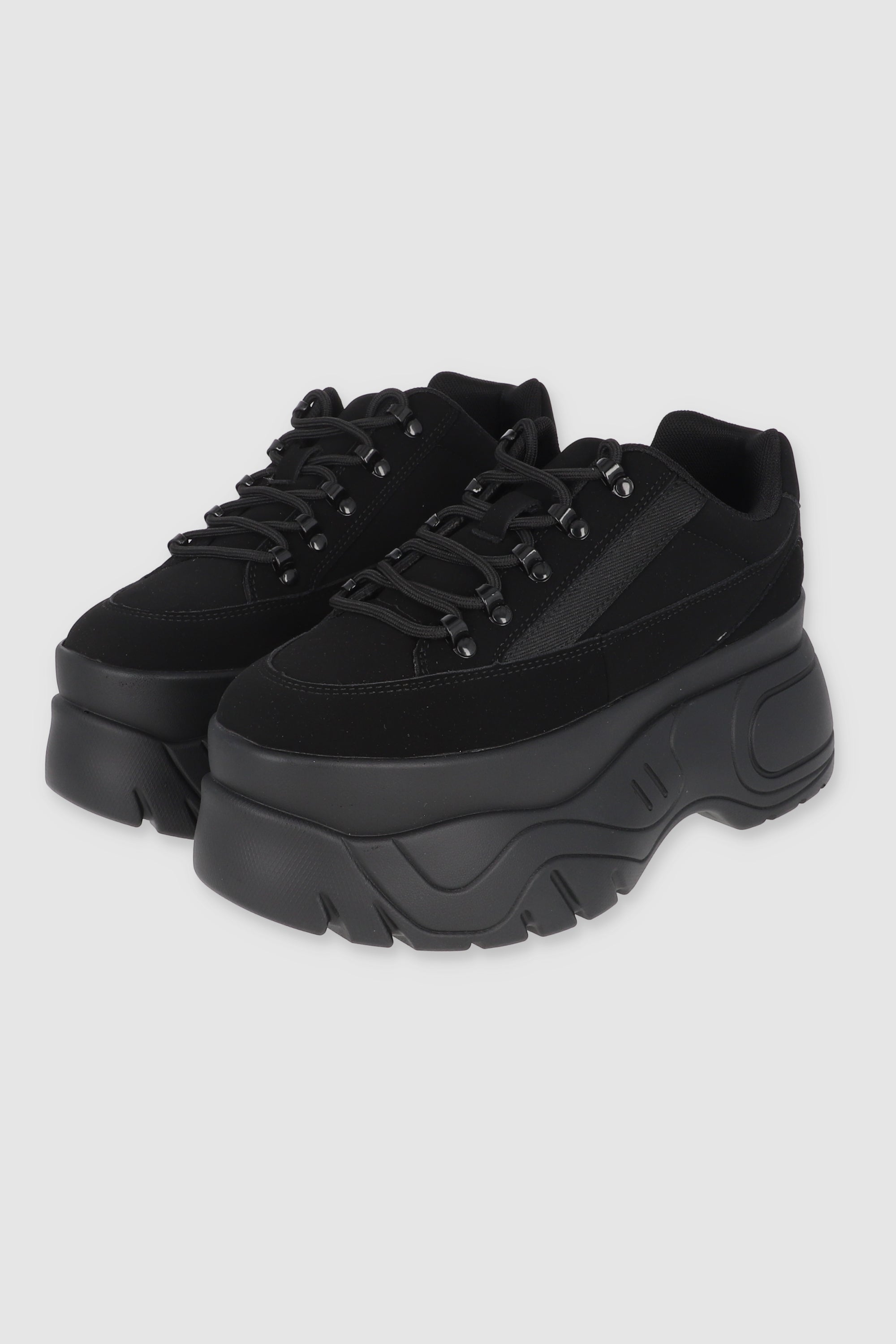 MEGA CHUNKY TENIS AGUJETA BLACK