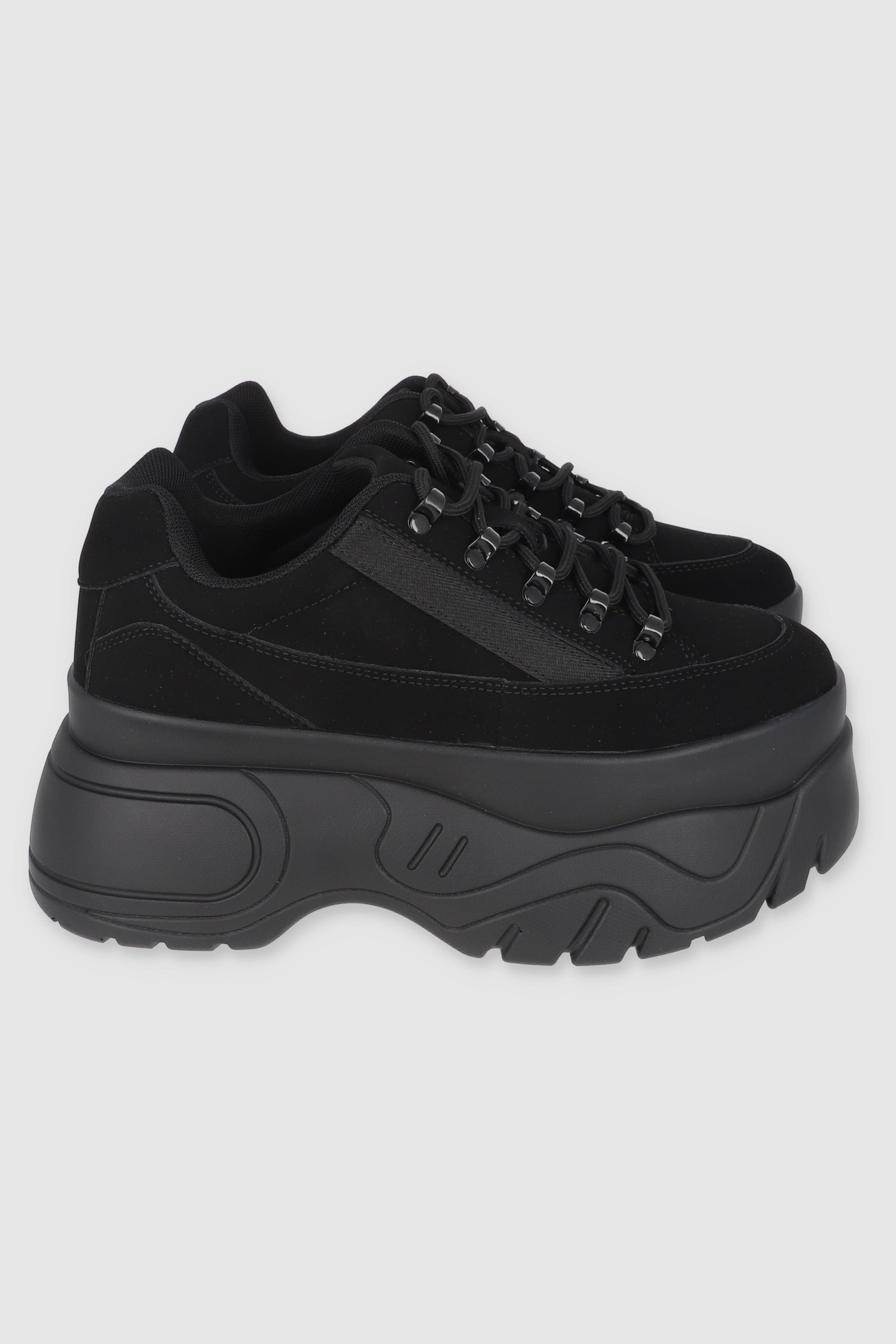 MEGA CHUNKY TENIS AGUJETA BLACK