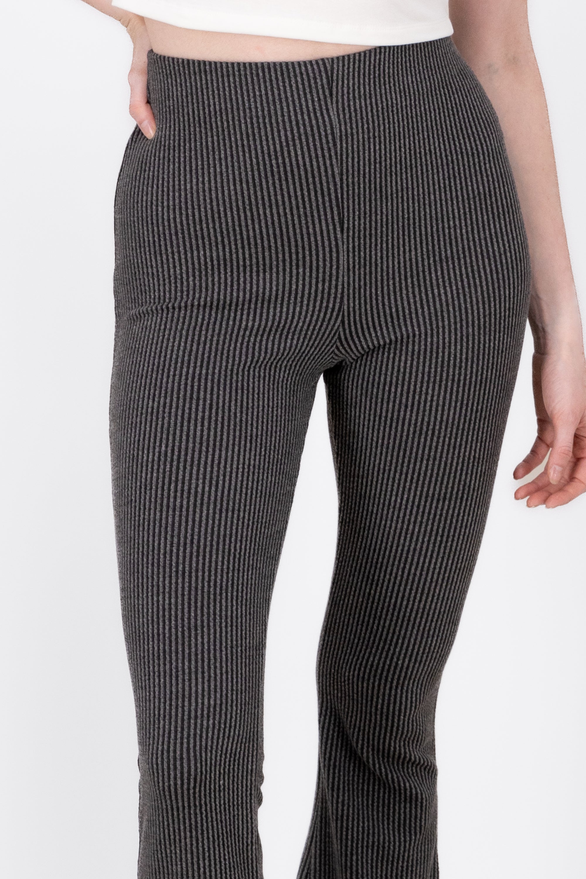 Pantalon Flare Textura GRIS OBSCURO