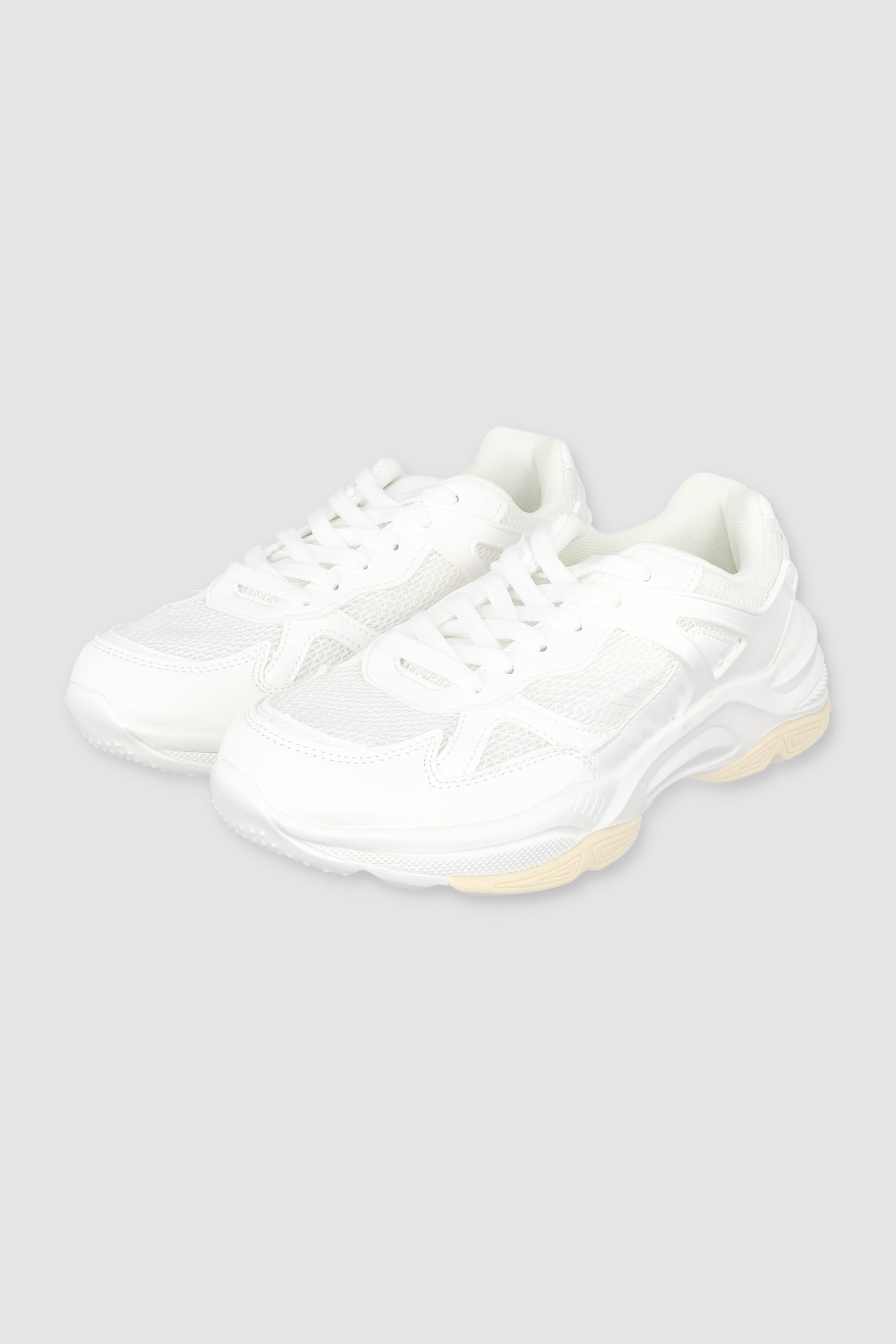 RUNNER TENIS CONTRAST MATERIALS WHITE