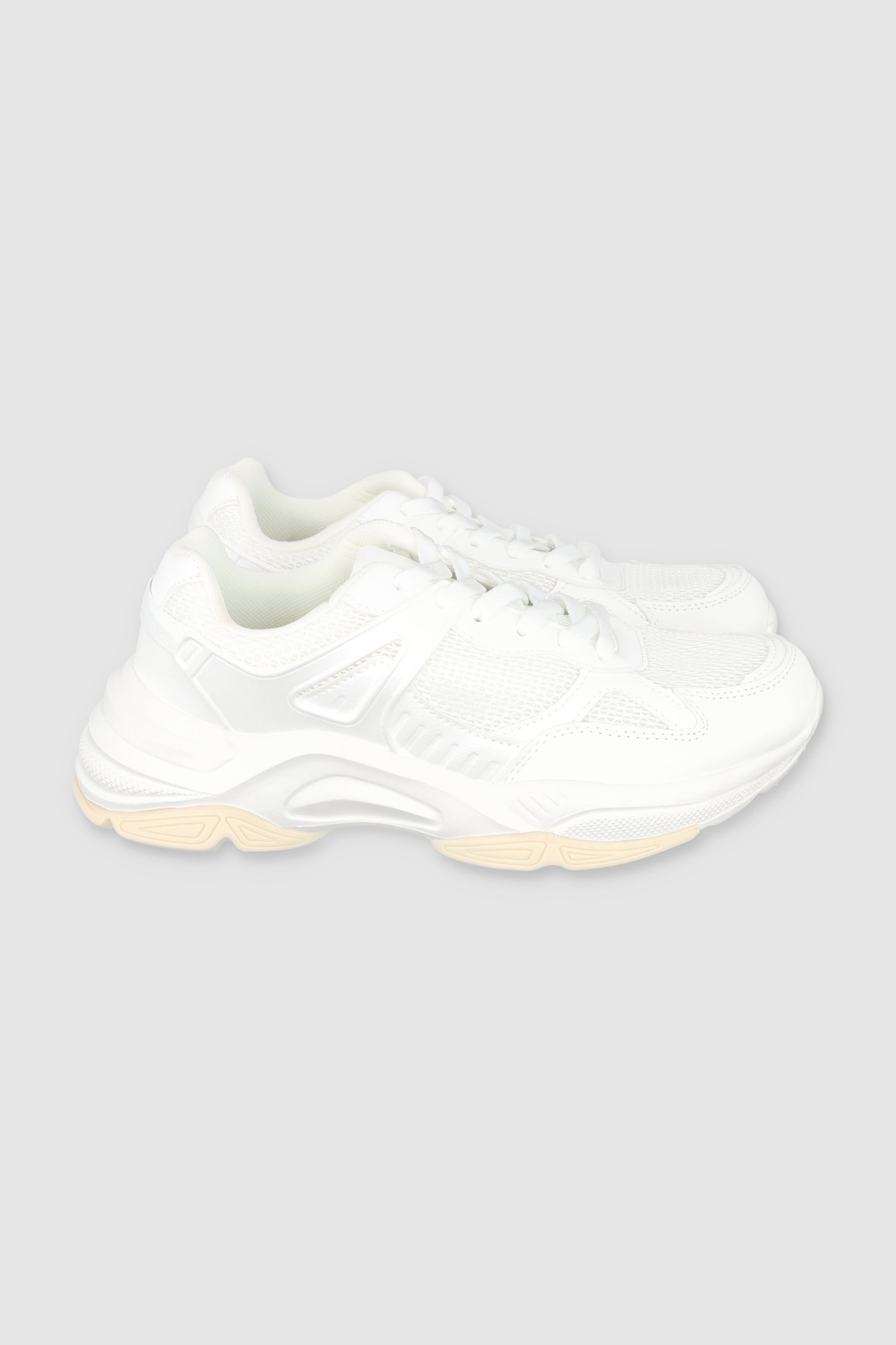 RUNNER TENIS CONTRAST MATERIALS WHITE