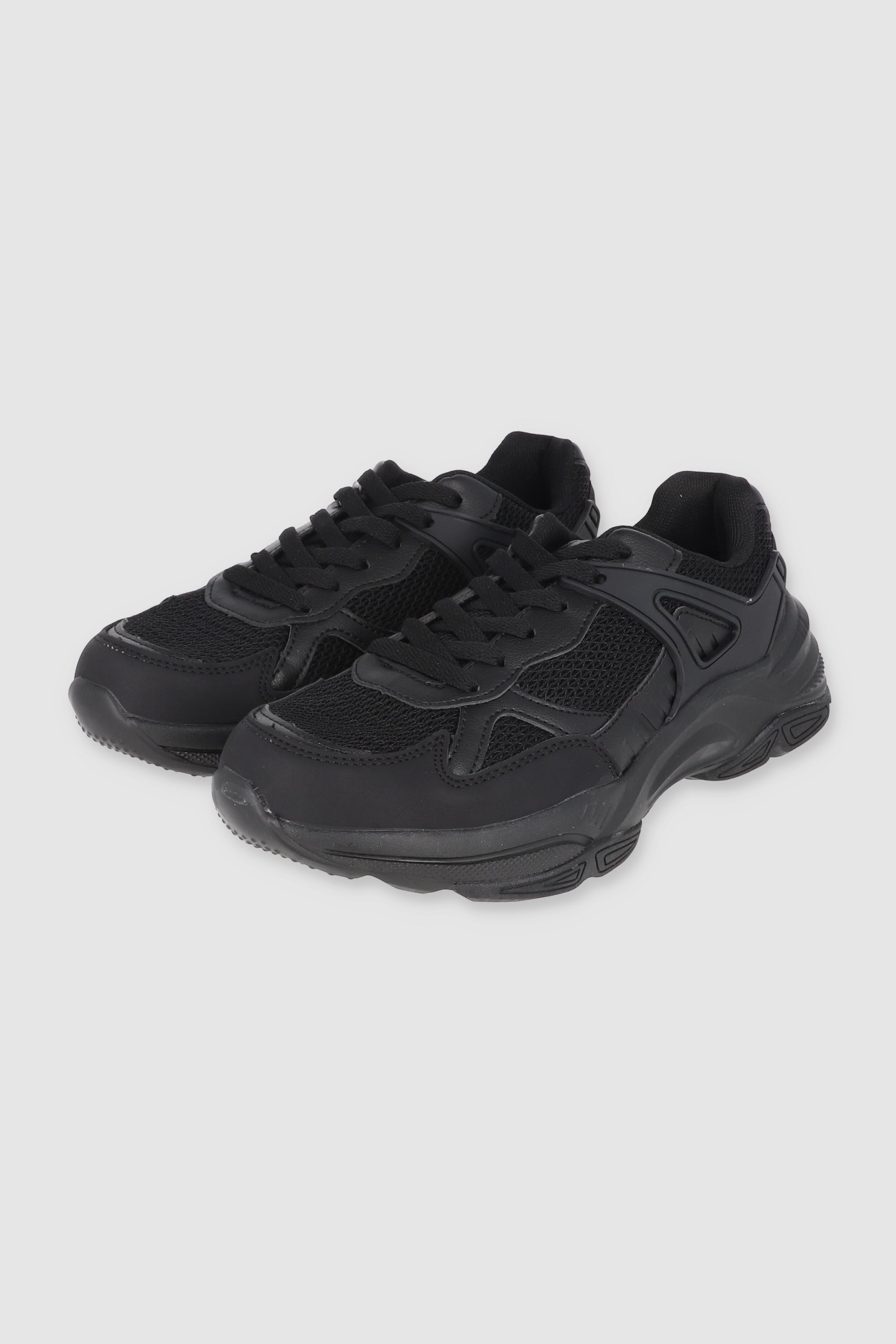 RUNNER TENIS CONTRAST MATERIALS BLACK