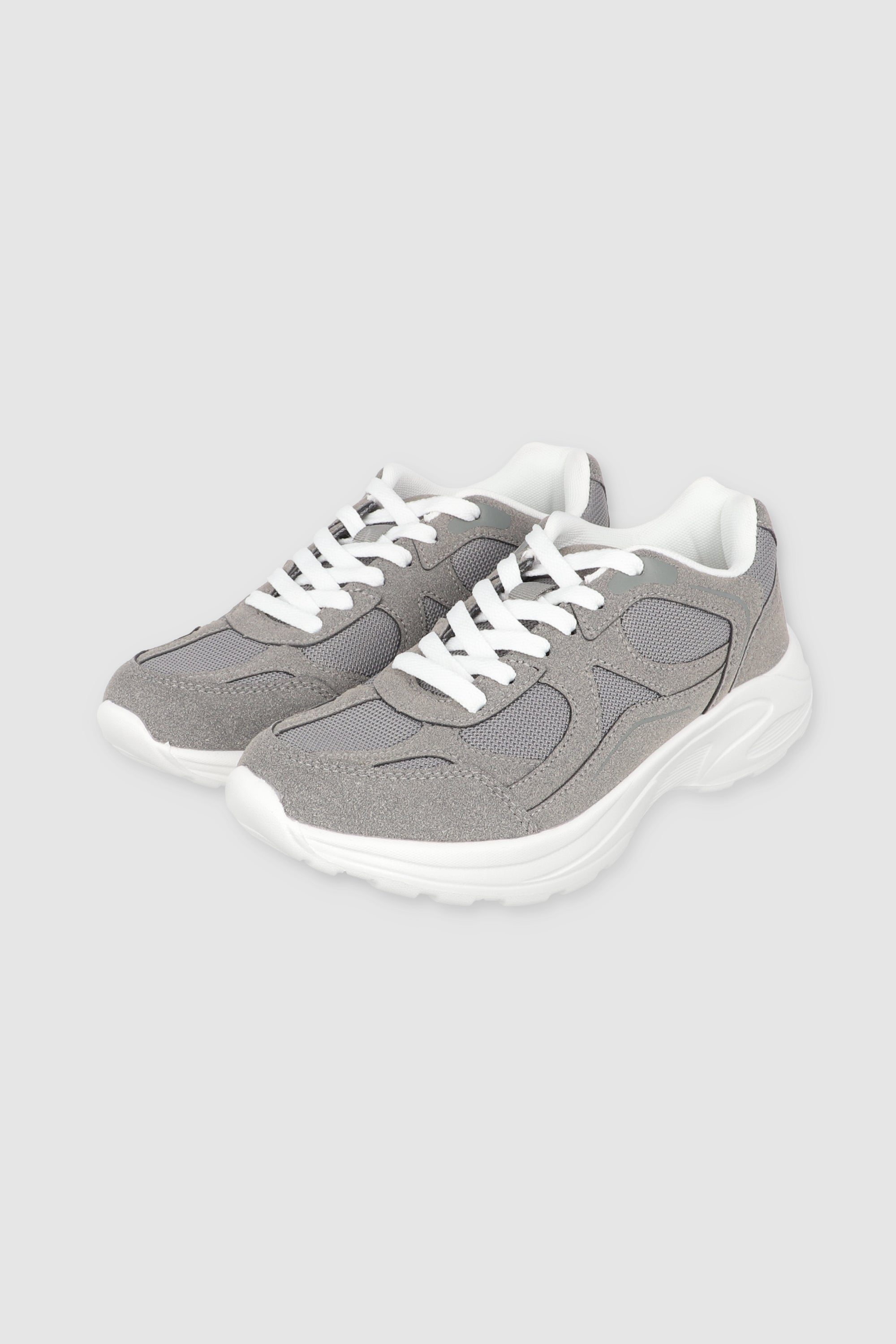 Tenis runner cortes mesh GRIS