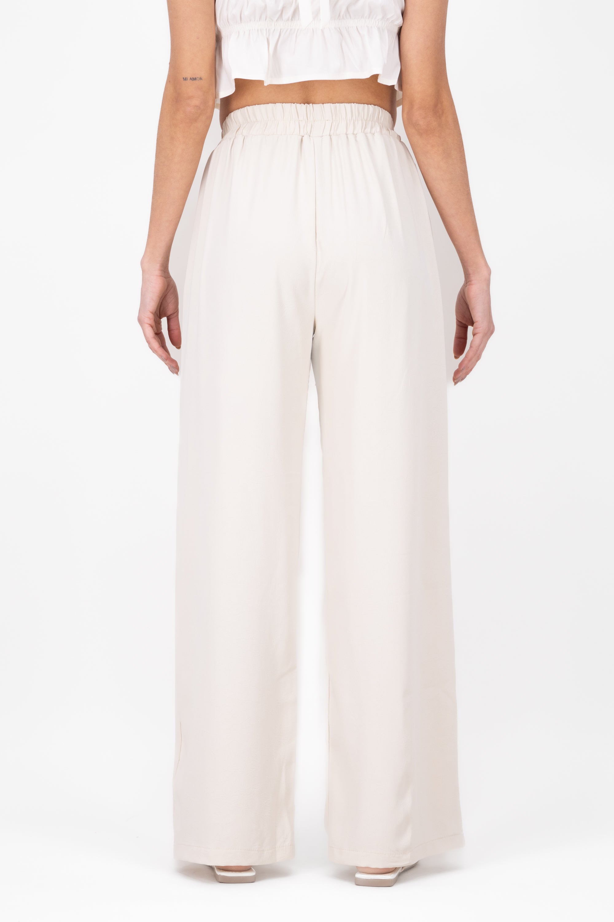 Pantalon suelto con resortey lazo en cintura Hypst HUESO