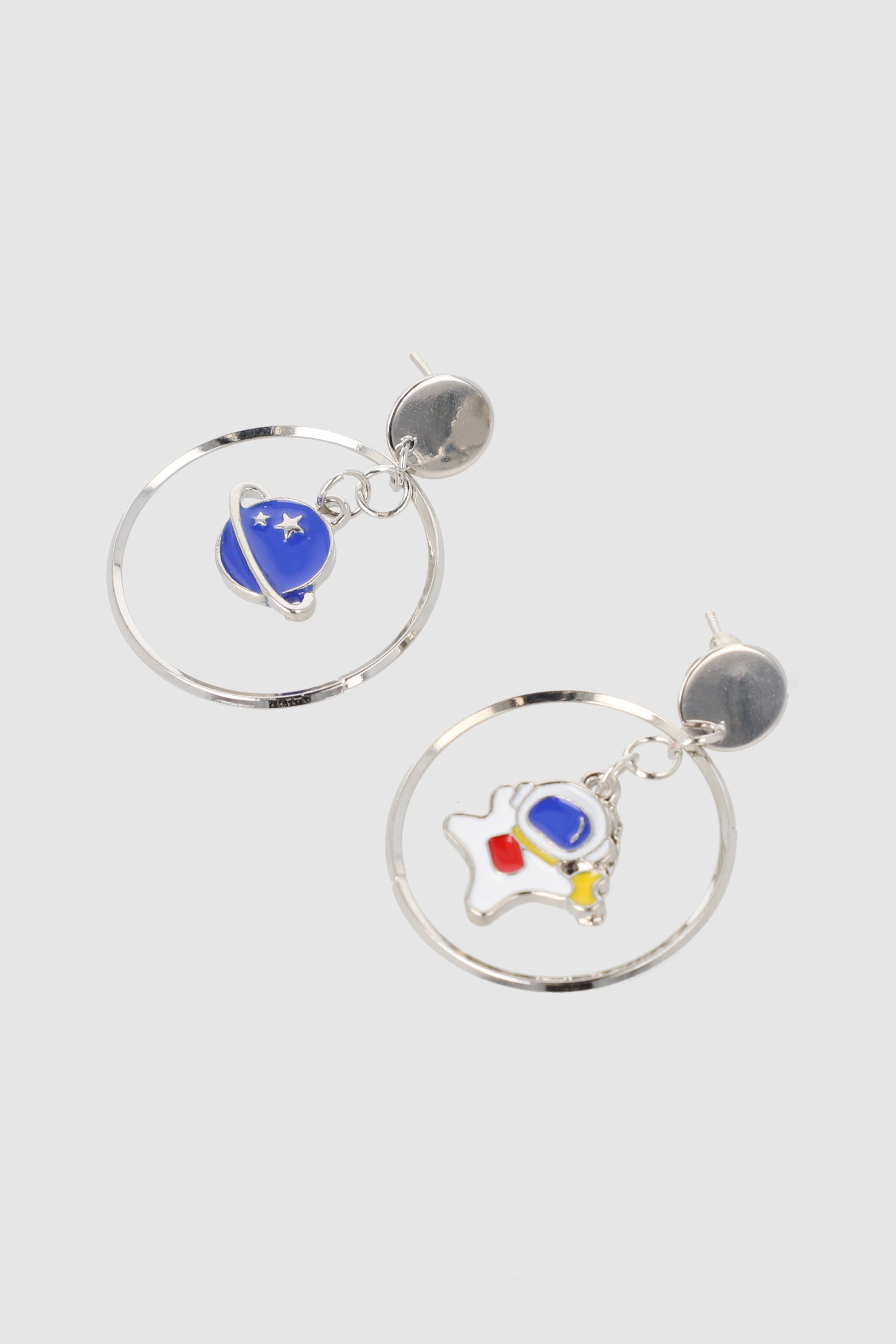 ARETES CIRCULO ASTRONAUTA PLATA